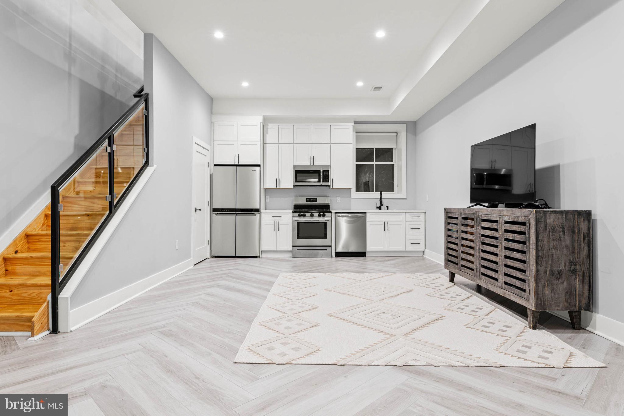 FAIRMOUNT - Residential