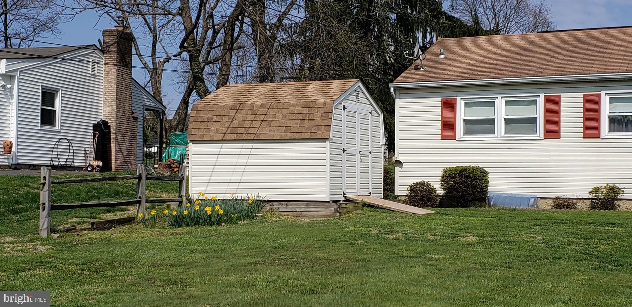 COLONIAL ACRES - Residential