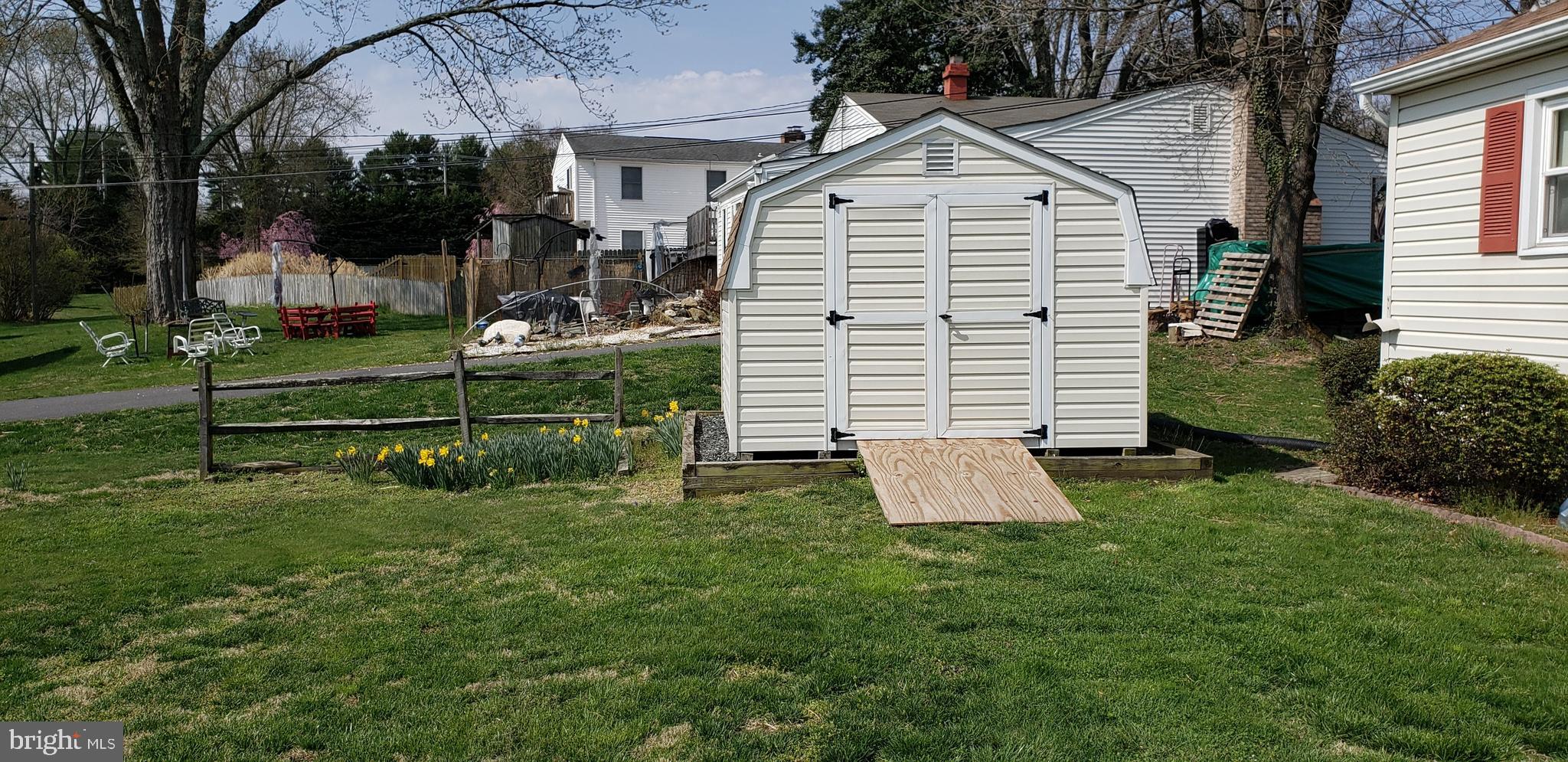 COLONIAL ACRES - Residential