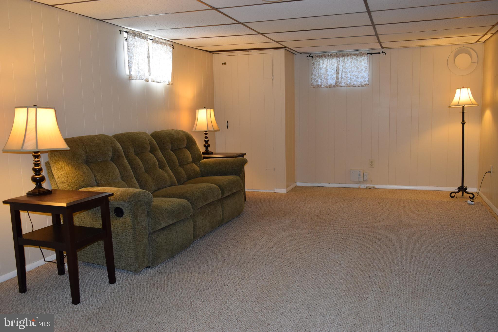 COLONIAL ACRES - Residential