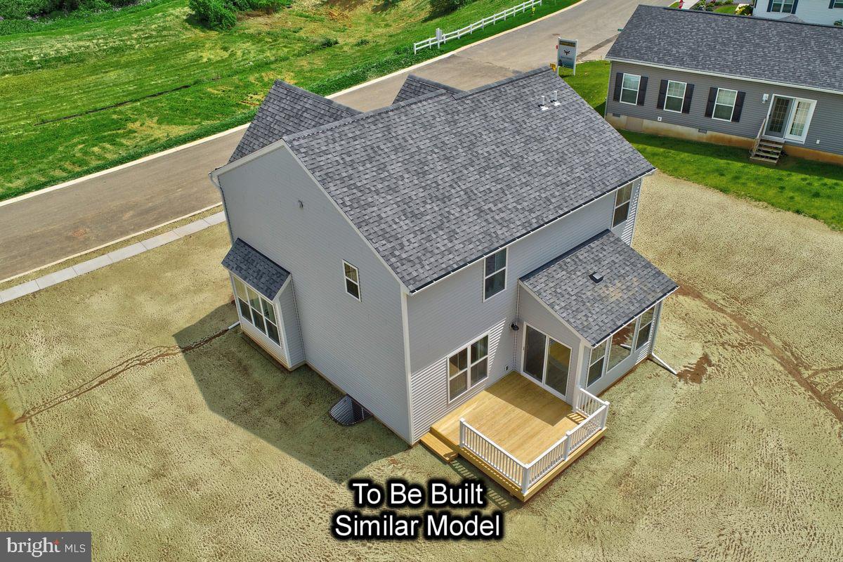 REVERE PLAN AT STONE MILL ESTATES