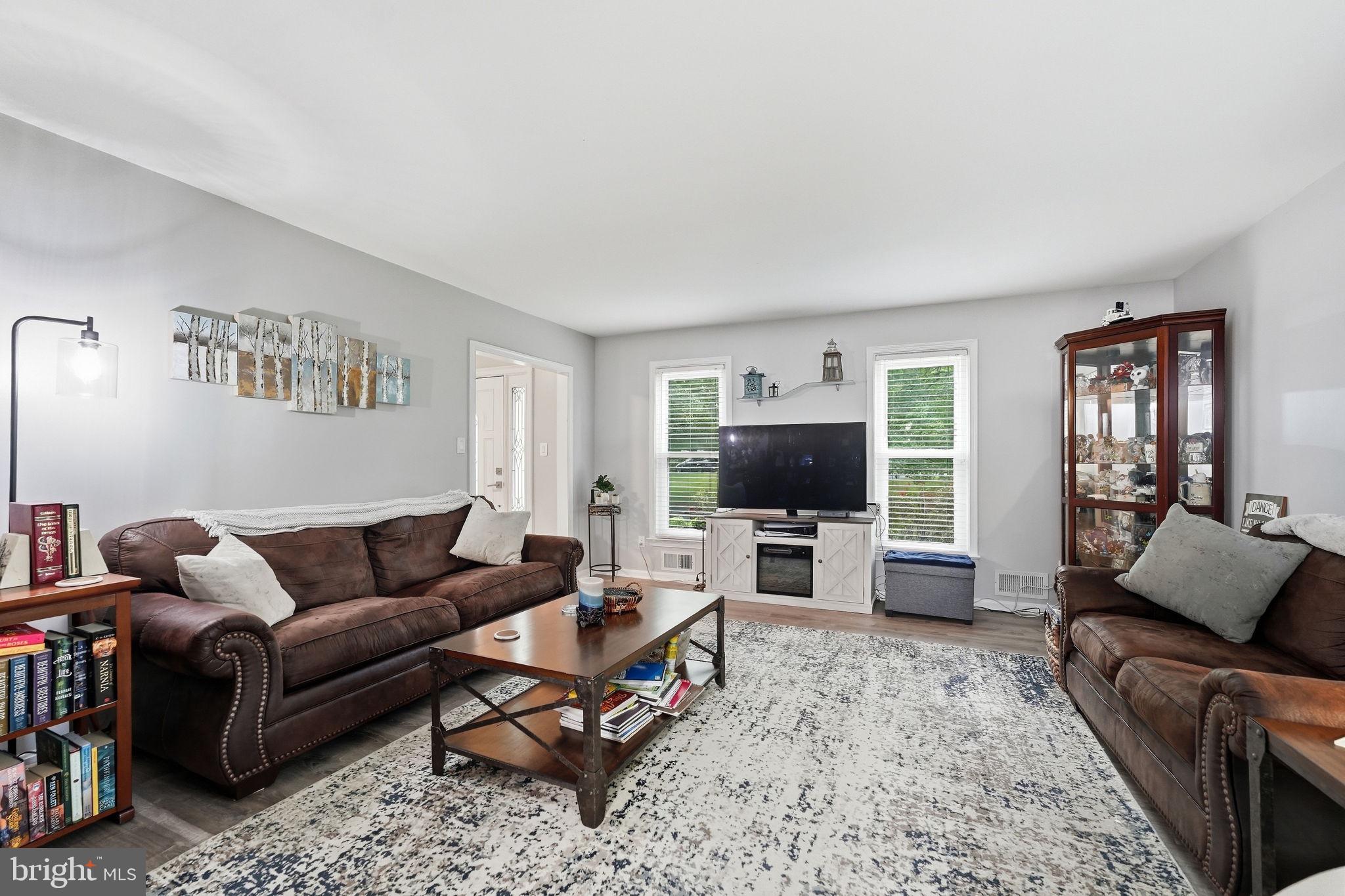 8114 HILLCREST DRIVE