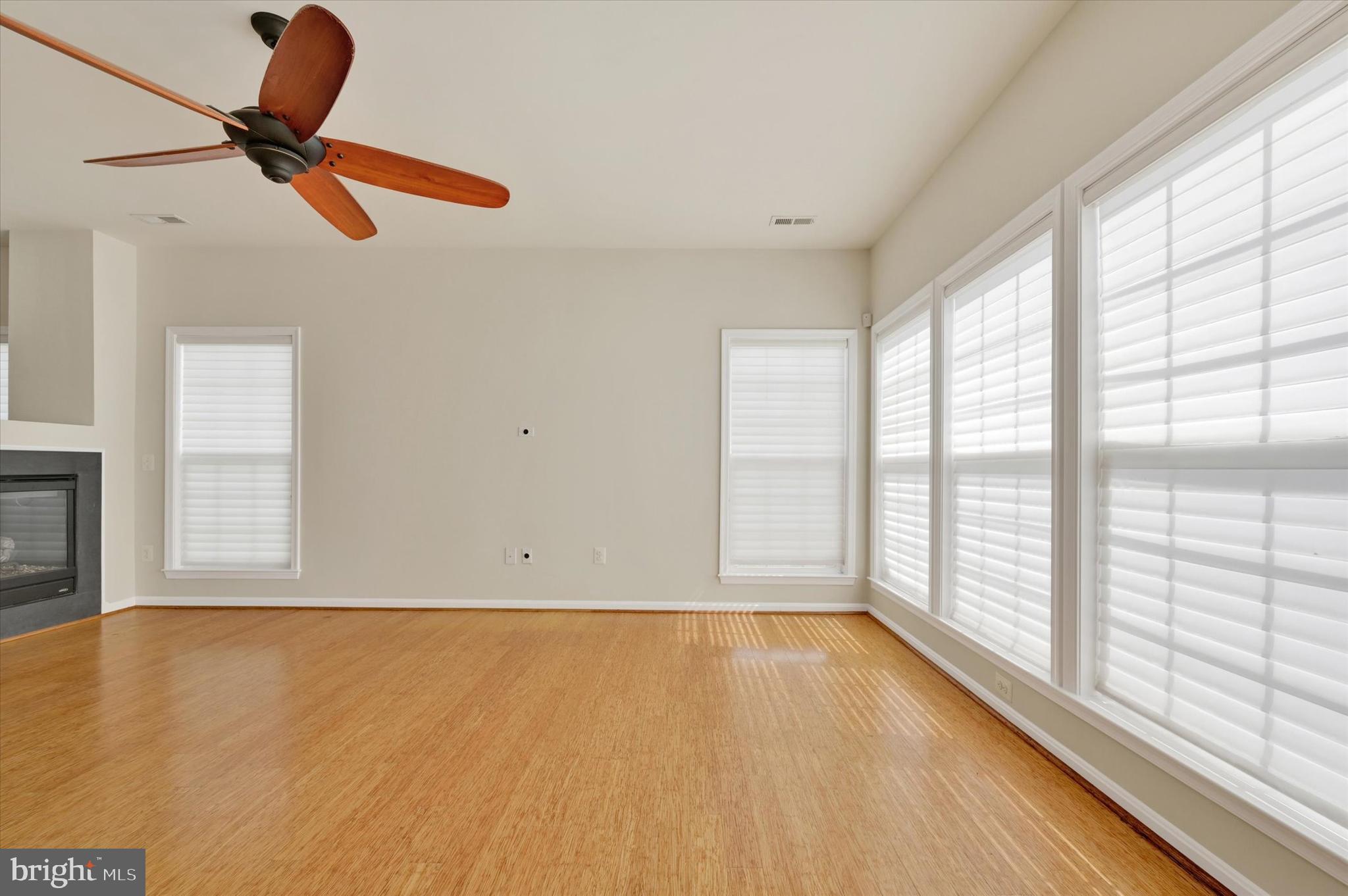 SYMPHONY VILLAGE AT CENTREVILLE - Residential