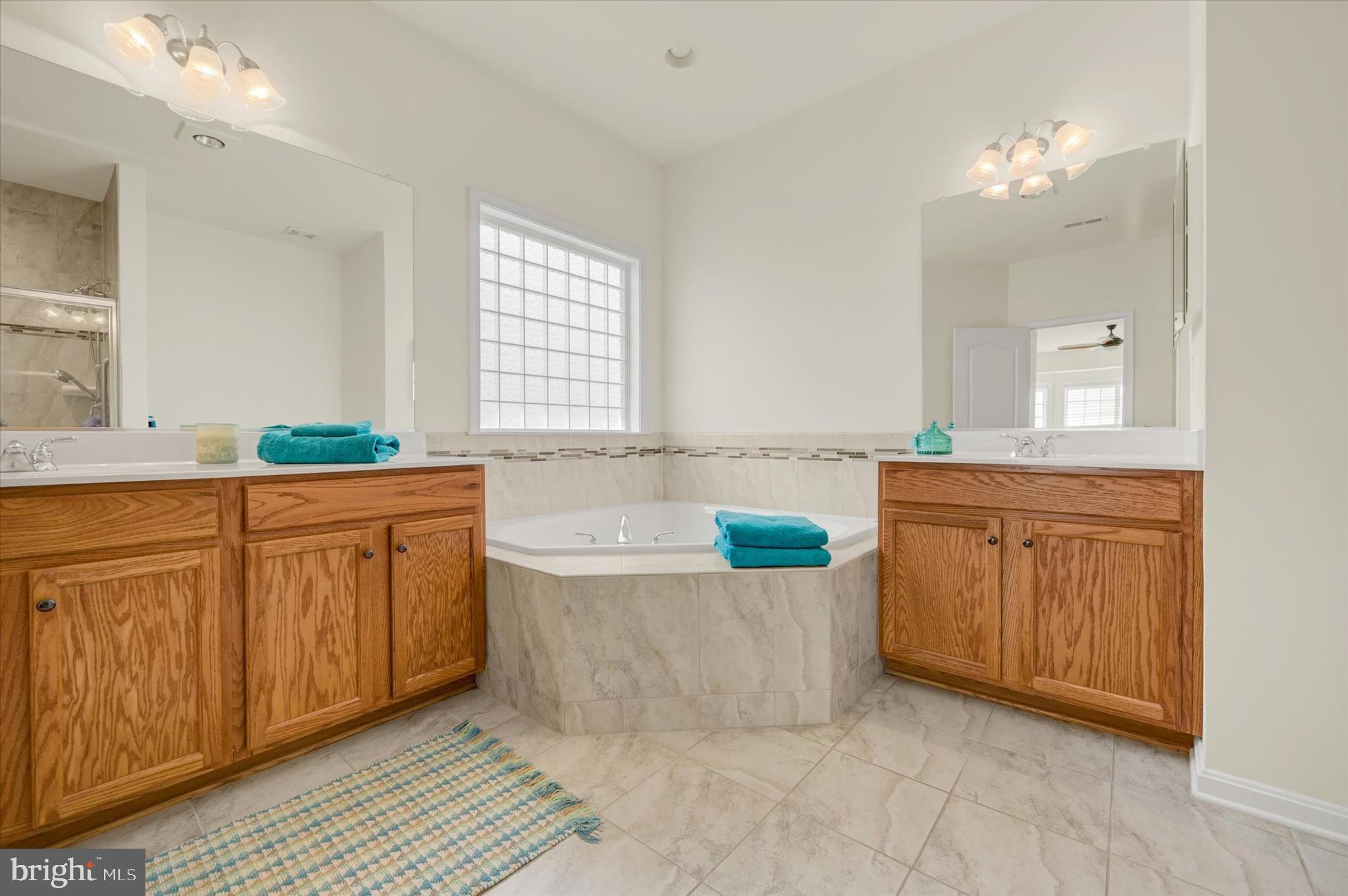 SYMPHONY VILLAGE AT CENTREVILLE - Residential