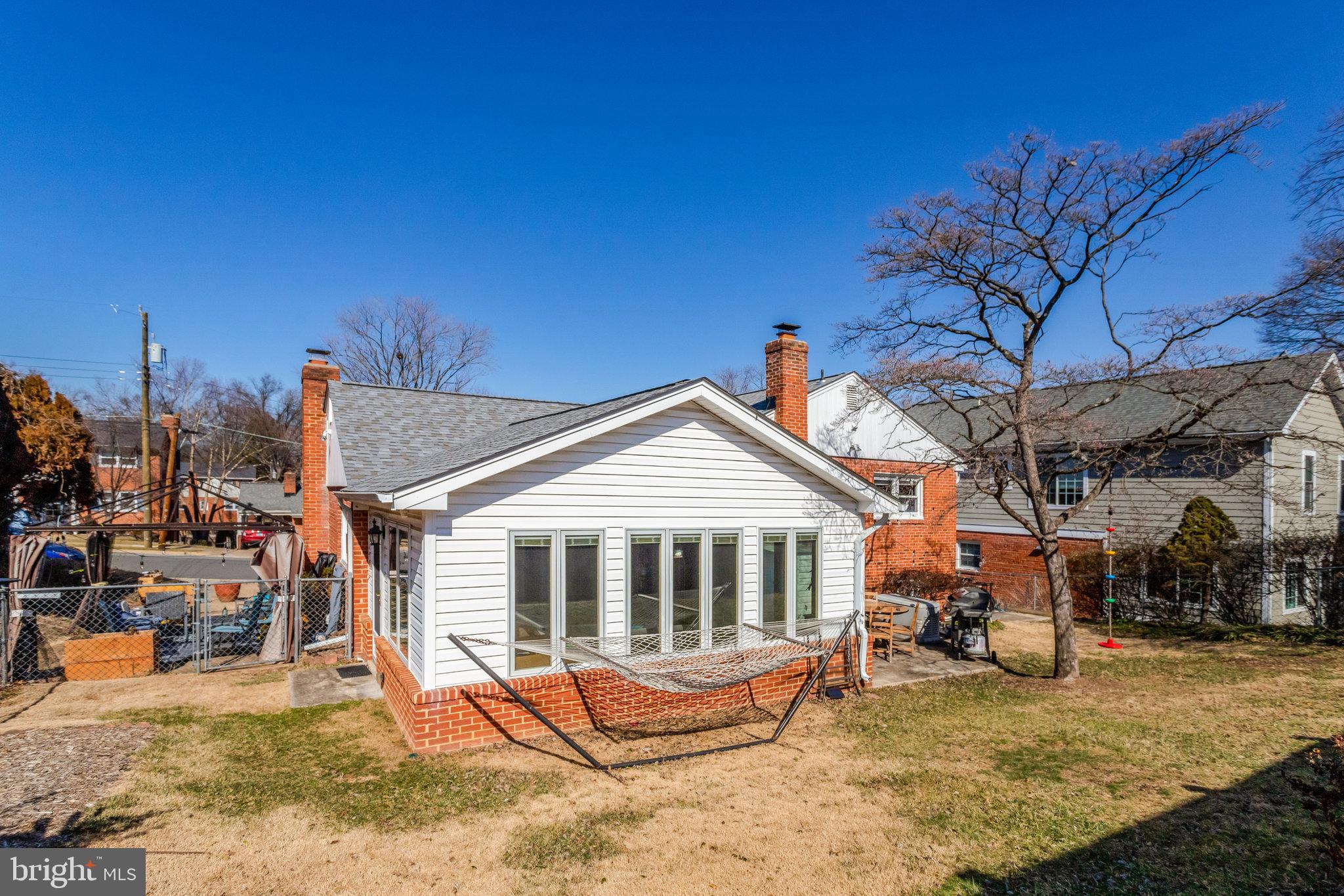 BOULEVARD MANOR - Residential Lease