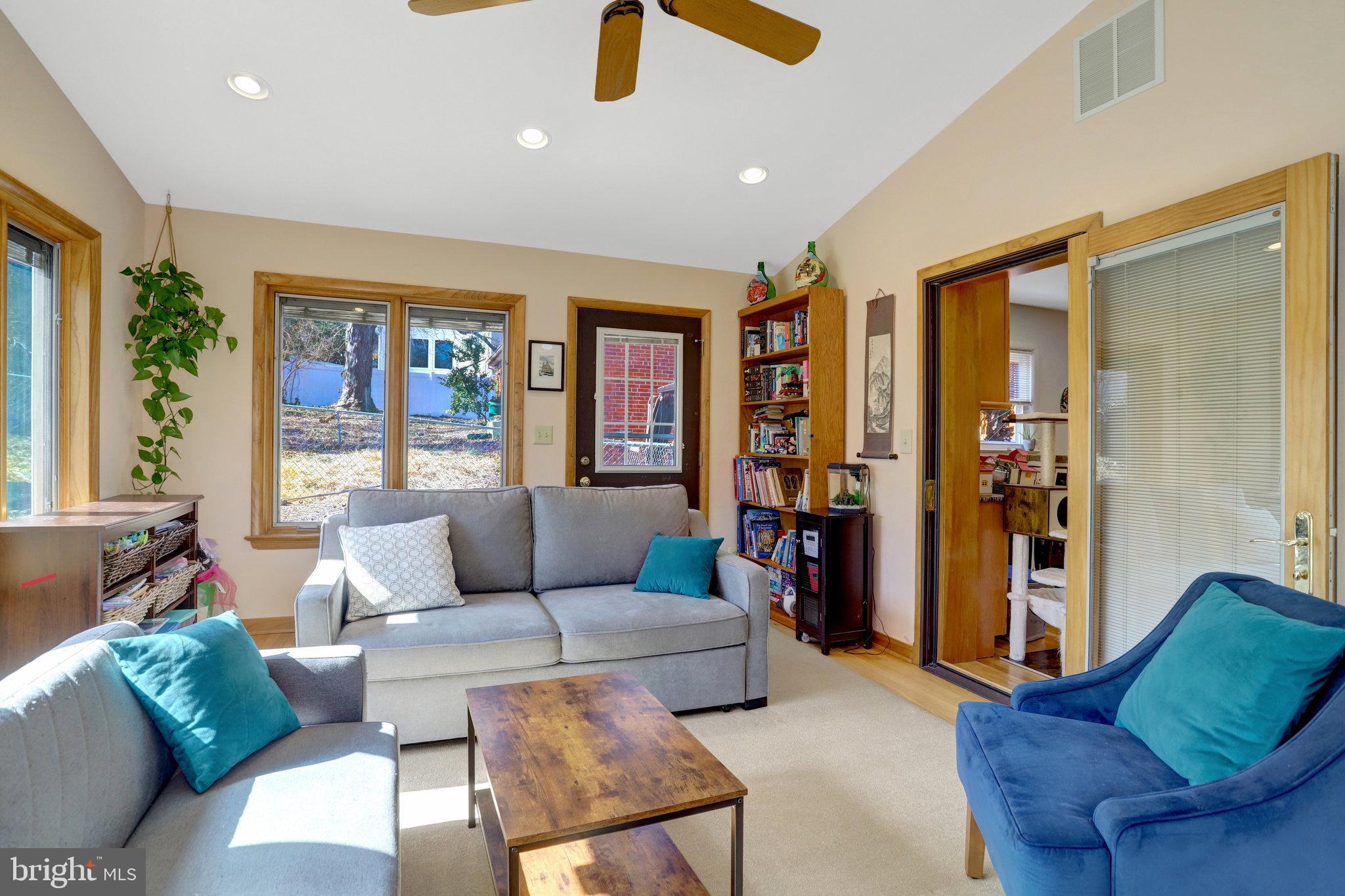 BOULEVARD MANOR - Residential Lease