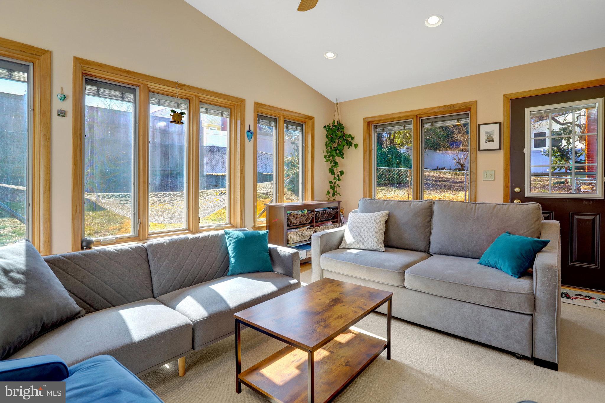 BOULEVARD MANOR - Residential Lease