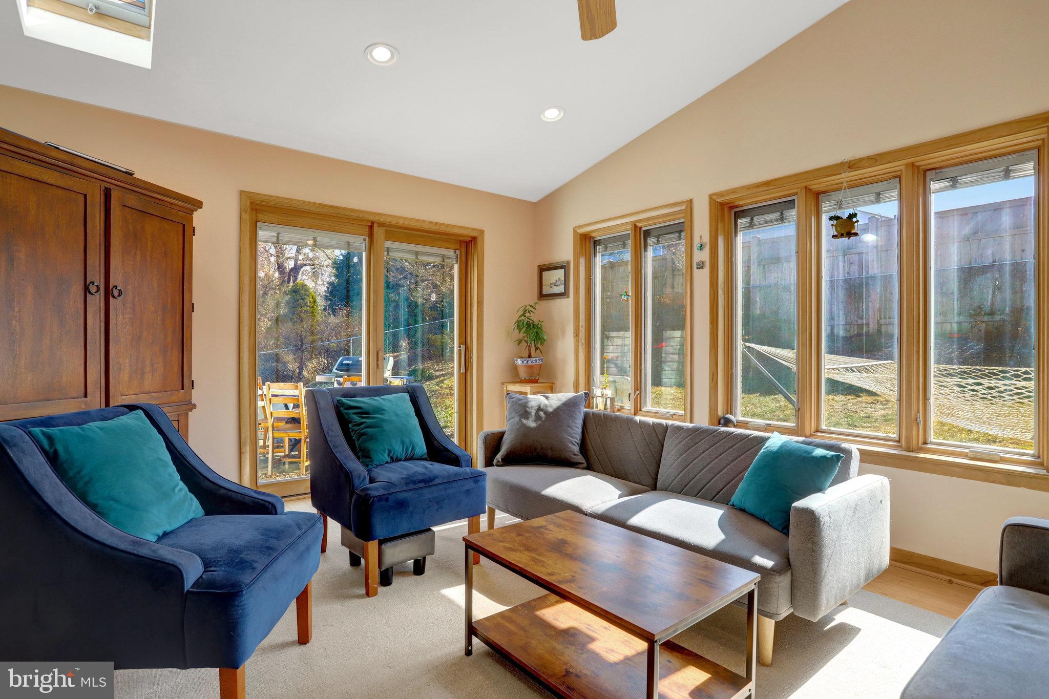 BOULEVARD MANOR - Residential Lease