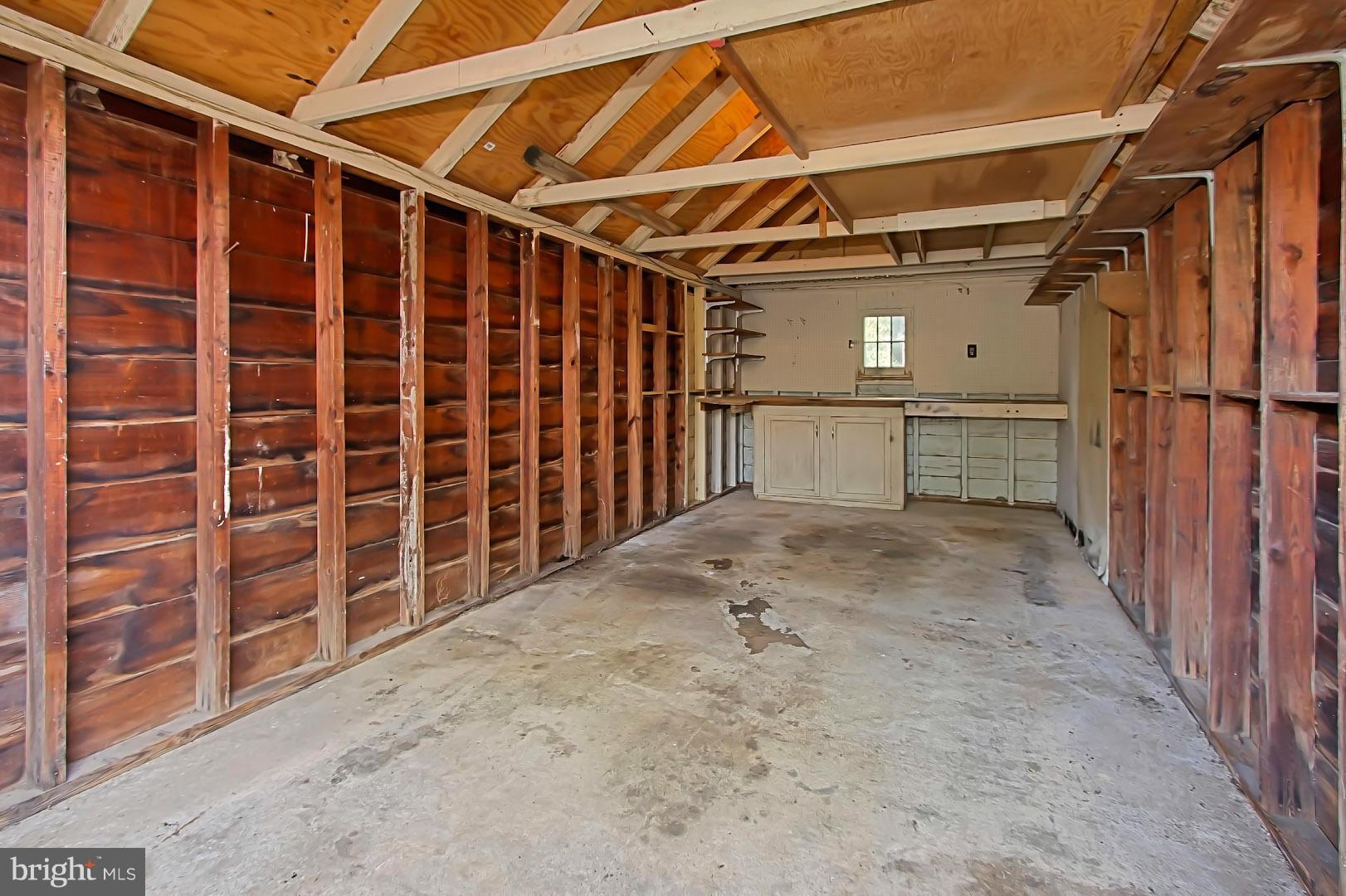 ADDISON HEIGHTS - Residential Lease