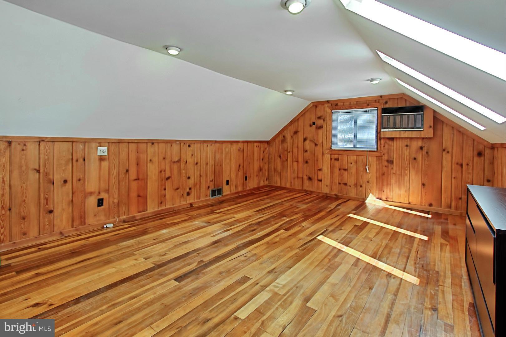 ADDISON HEIGHTS - Residential Lease