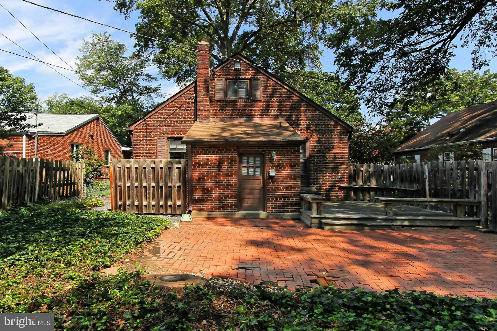 ADDISON HEIGHTS - Residential Lease