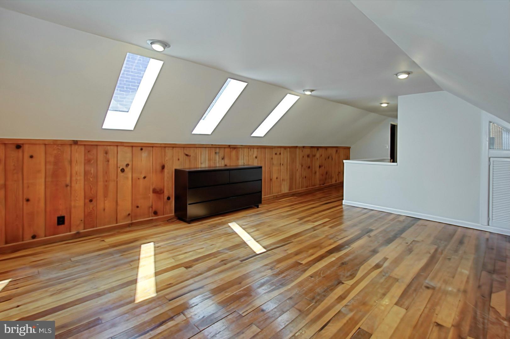 ADDISON HEIGHTS - Residential Lease