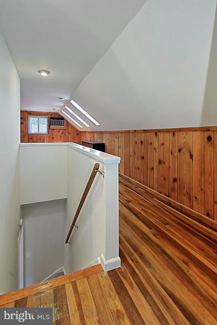 ADDISON HEIGHTS - Residential Lease