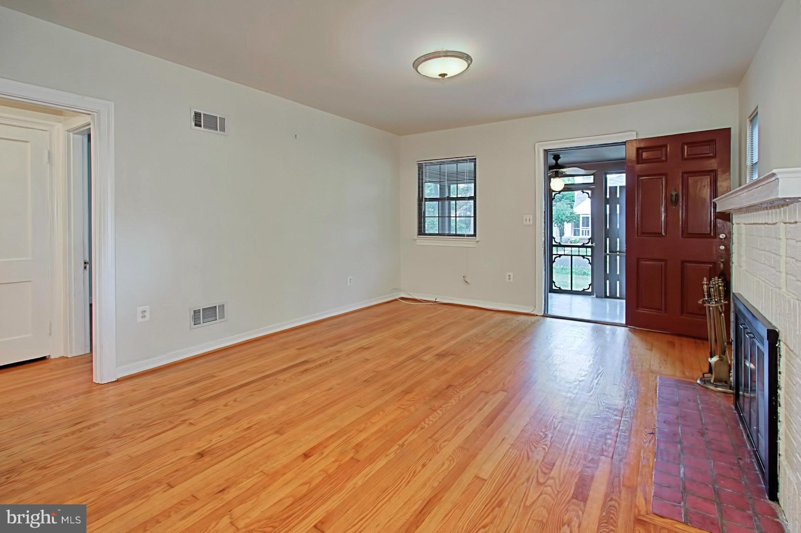 ADDISON HEIGHTS - Residential Lease