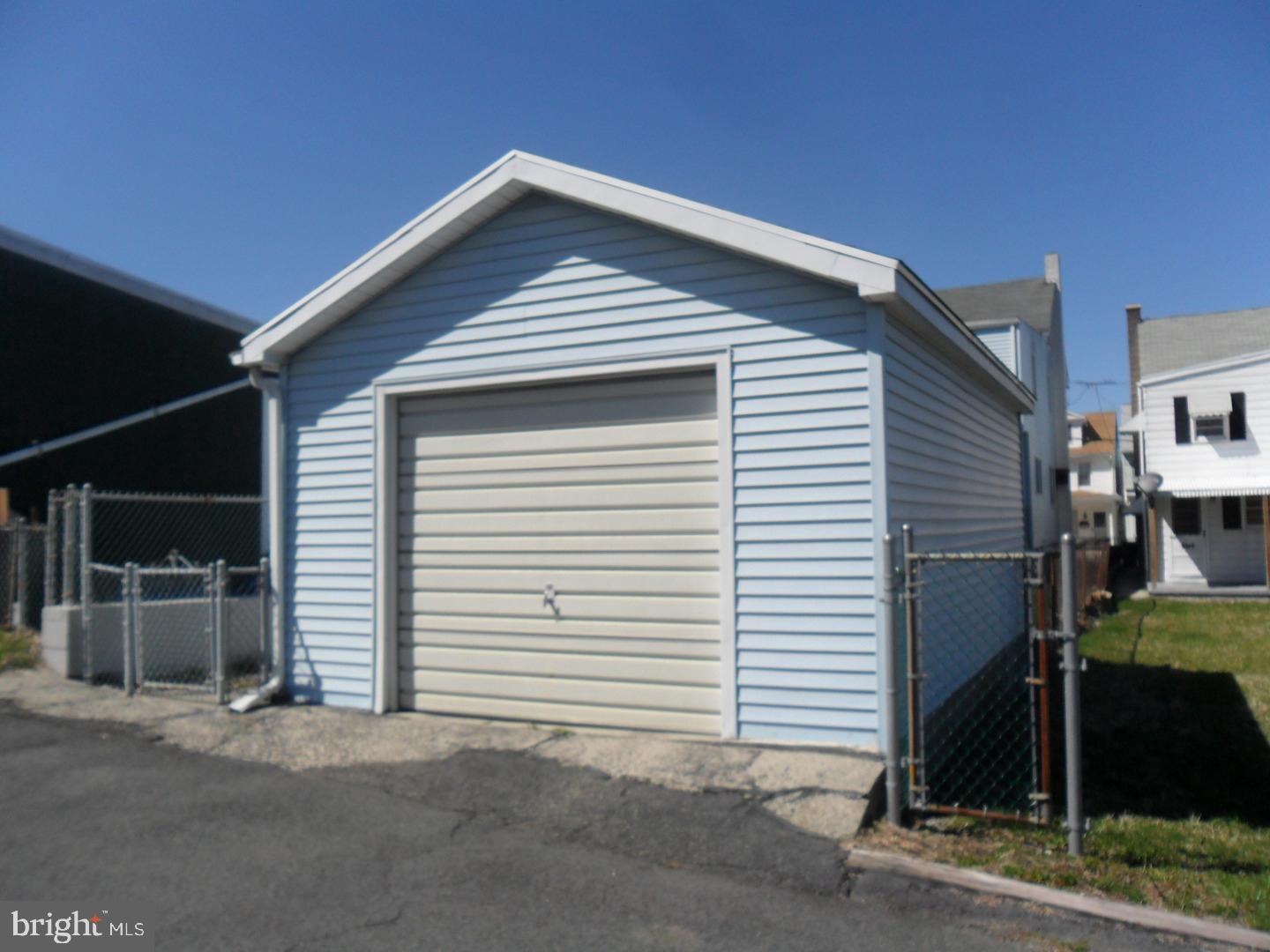 NEW MINERSVILLE - Residential