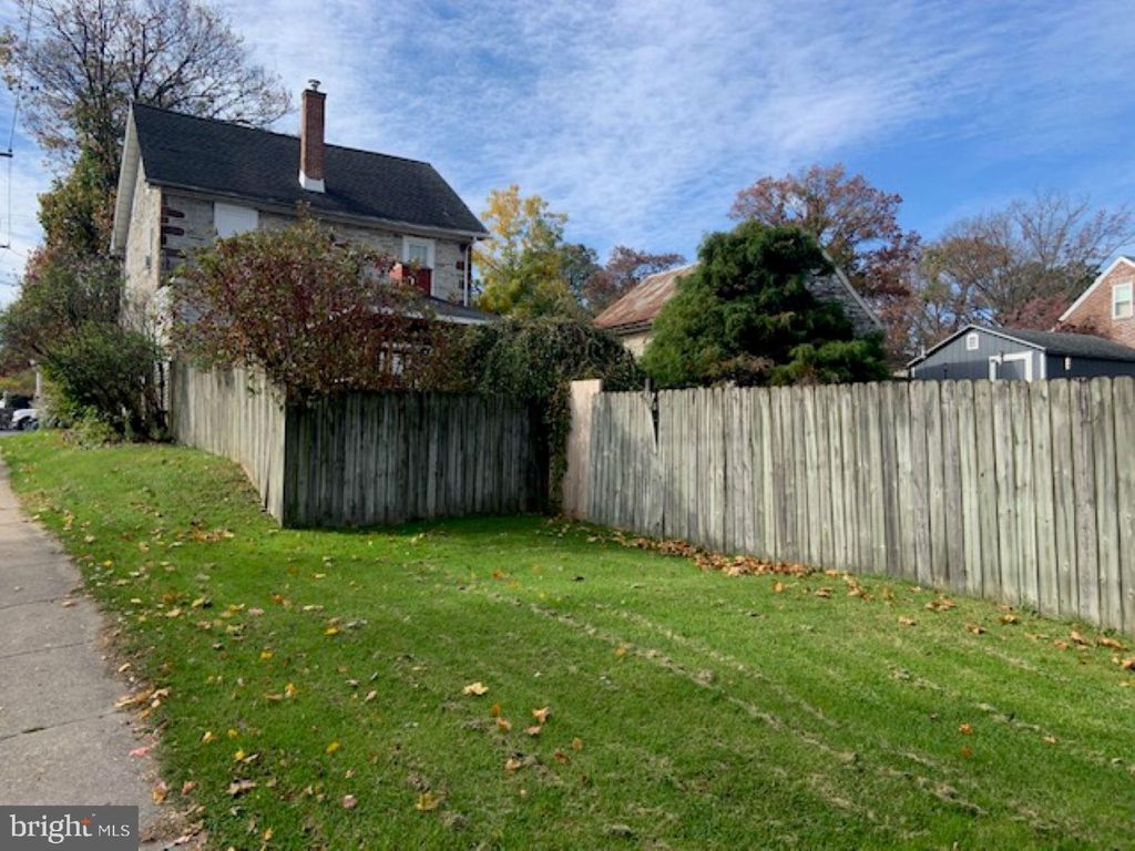 Photo of 901 W MAIN ST, EPHRATA, PA 17522 (MLS # PALA2042856)