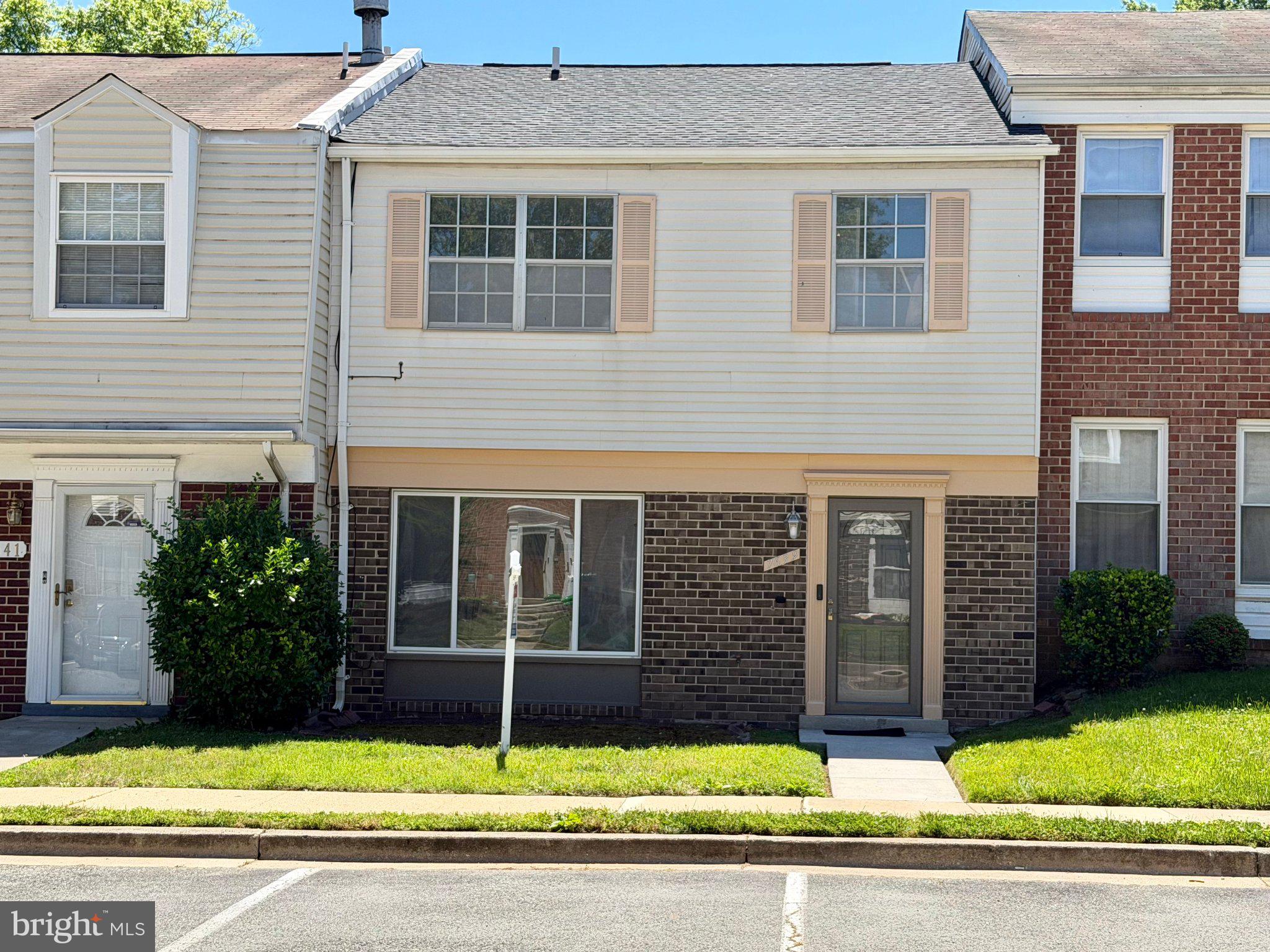 Photo 1 of 15 — 7639 SWAN TERRACE, LANDOVER, MD 20785