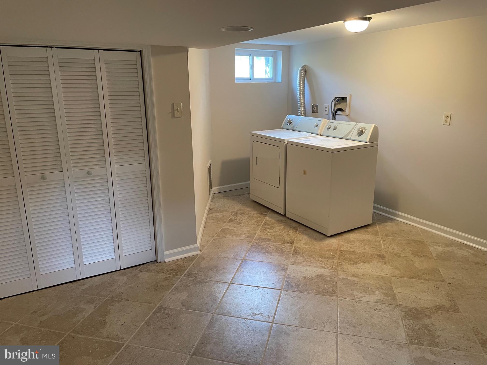 BROOKLAND ESTATES - Residential Lease