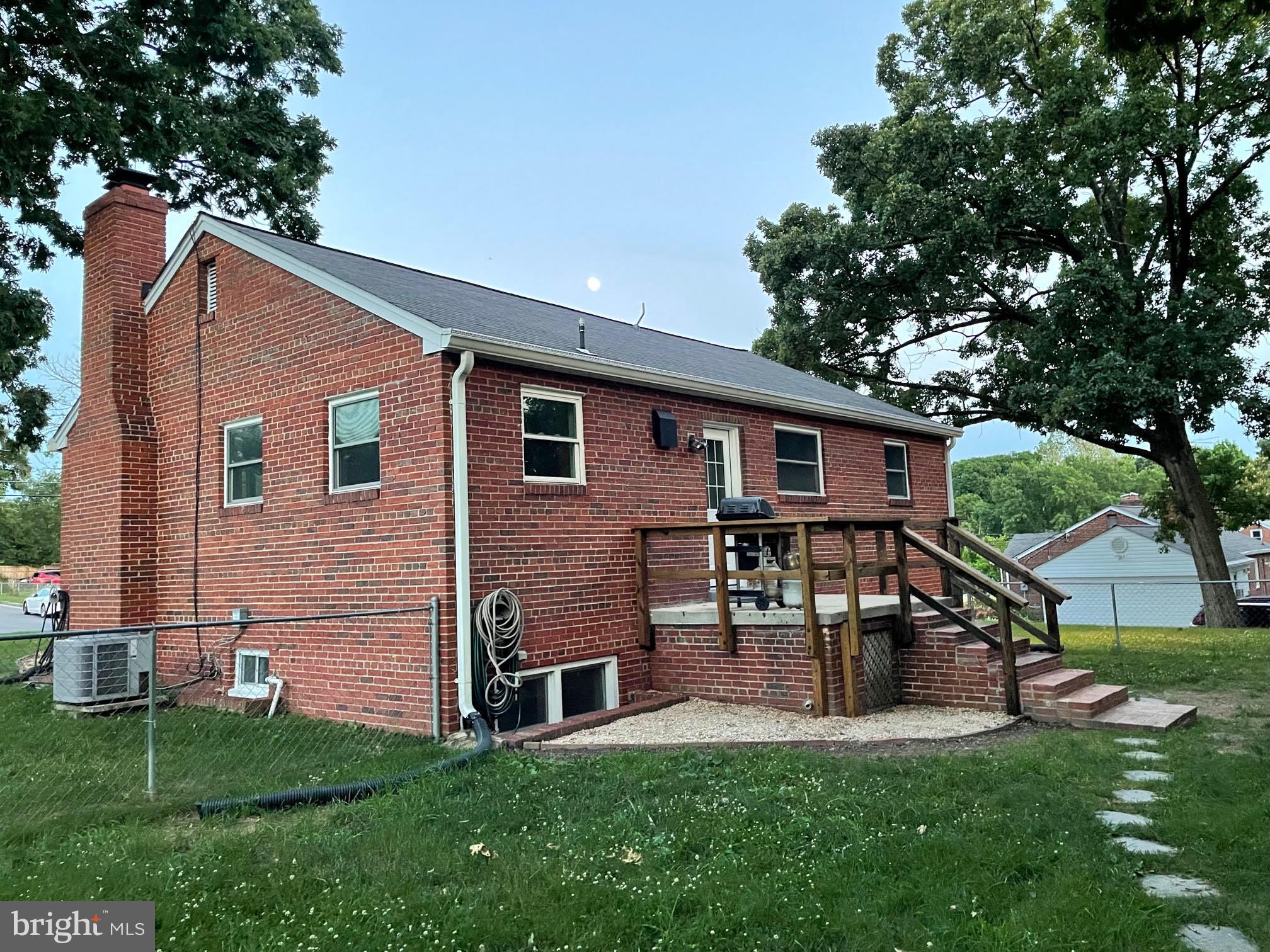 BROOKLAND ESTATES - Residential Lease