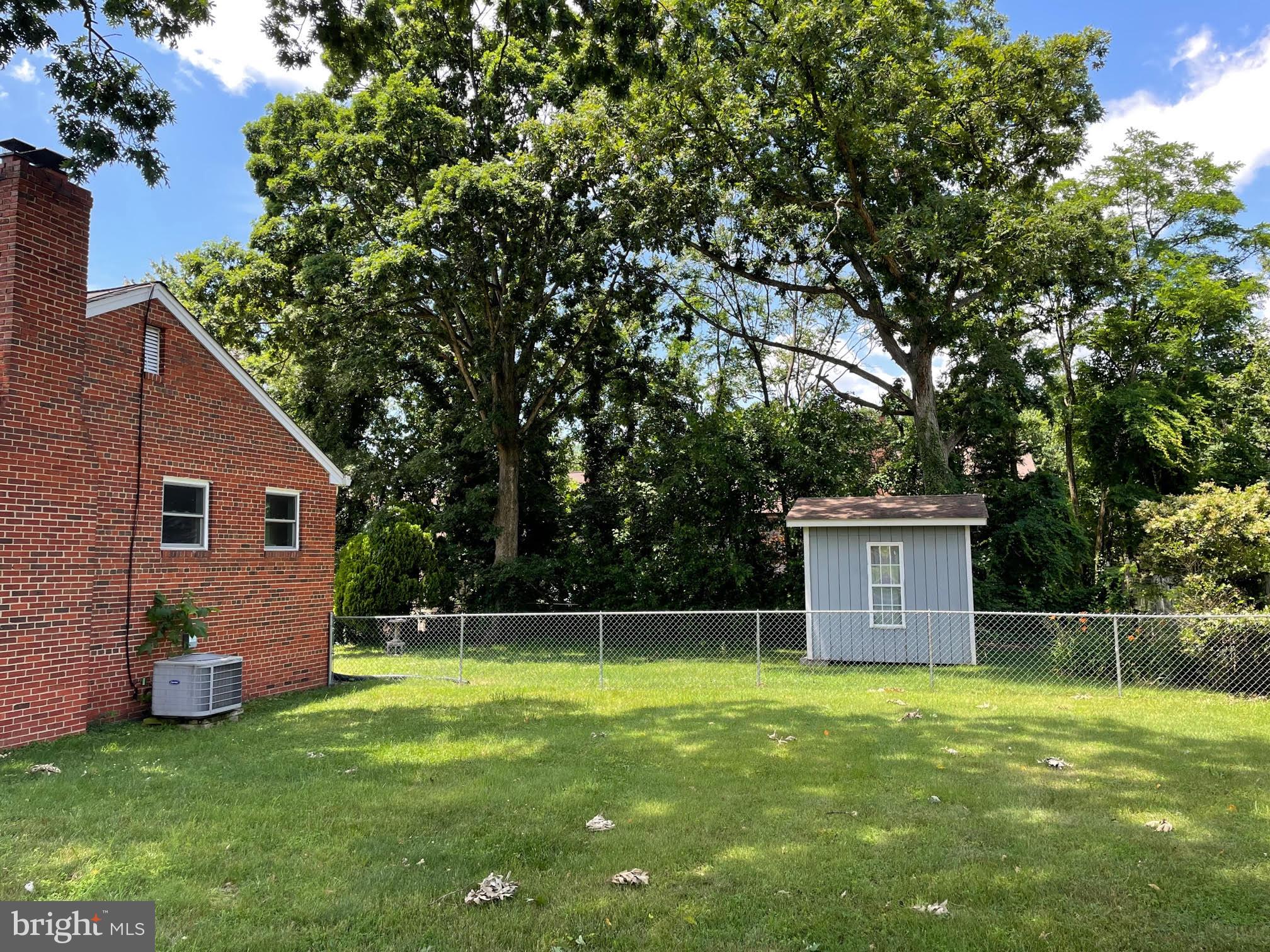 BROOKLAND ESTATES - Residential Lease