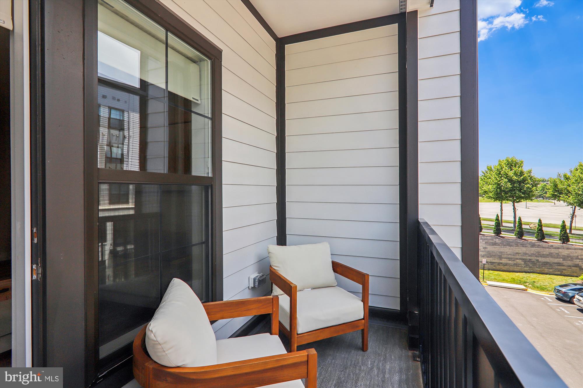 THE FLATS AT NATIONAL HARBOR - Residential Lease