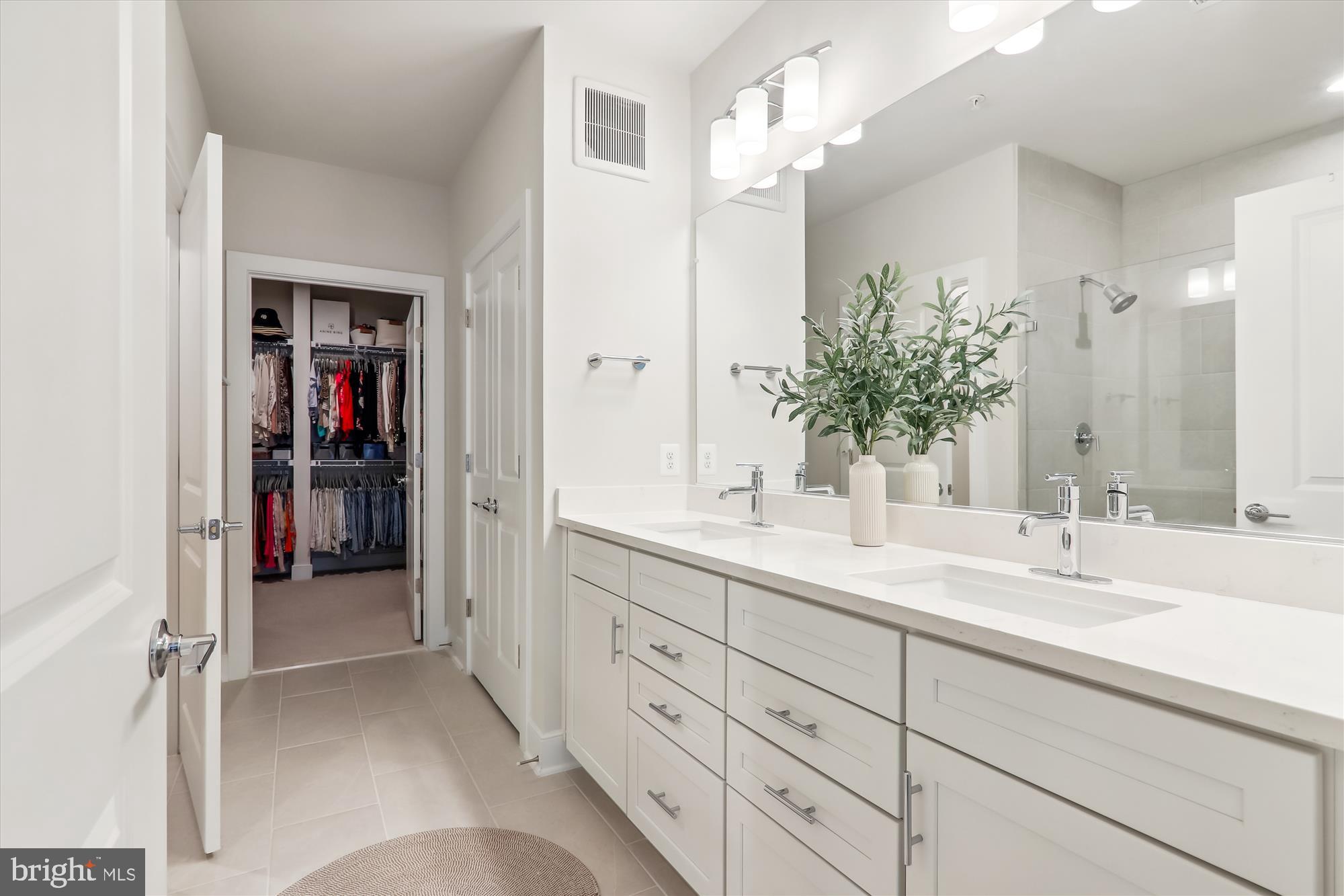 THE FLATS AT NATIONAL HARBOR - Residential Lease