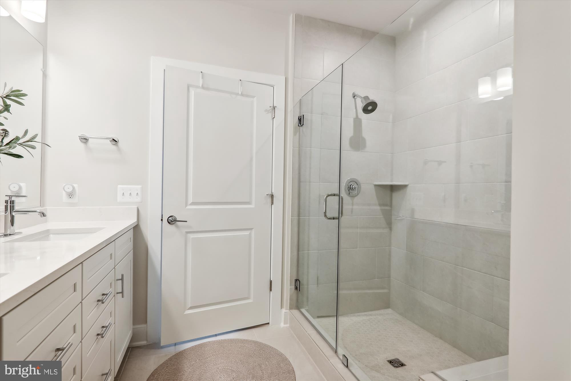 THE FLATS AT NATIONAL HARBOR - Residential Lease