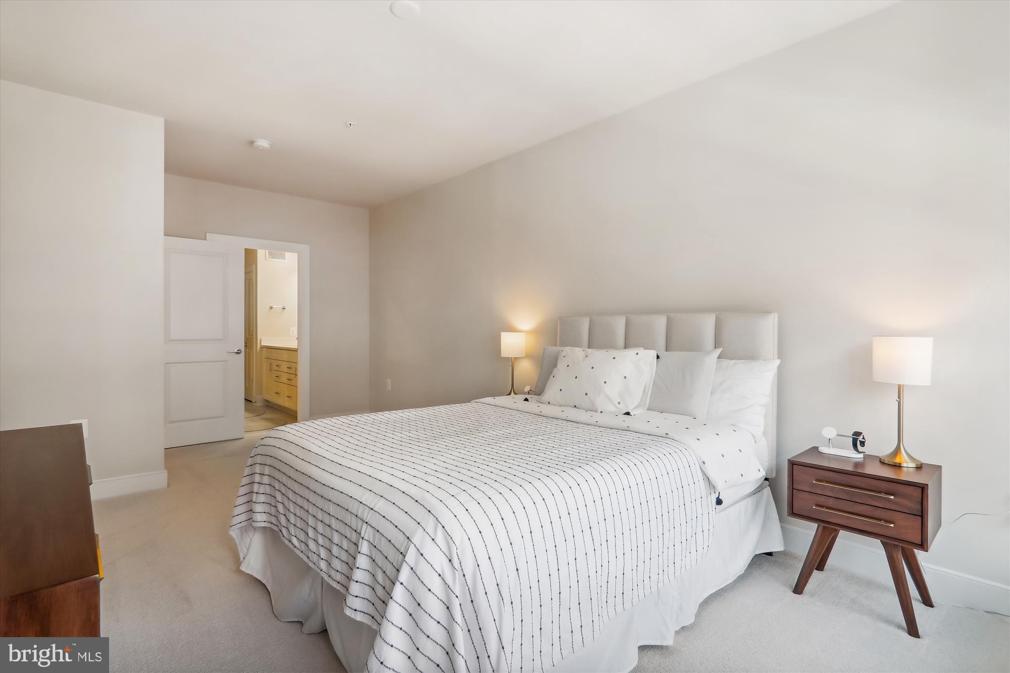 THE FLATS AT NATIONAL HARBOR - Residential Lease