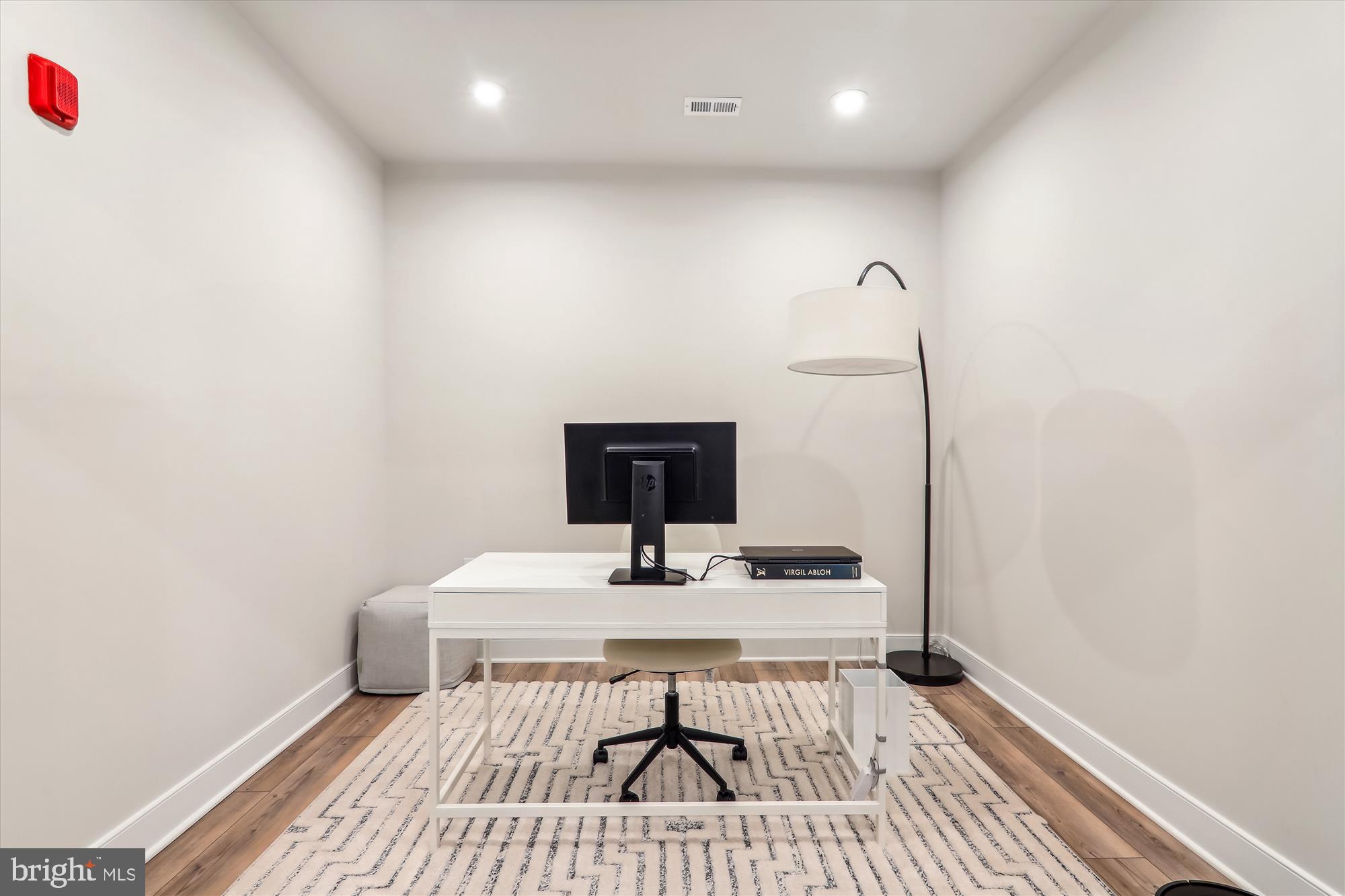 THE FLATS AT NATIONAL HARBOR - Residential Lease