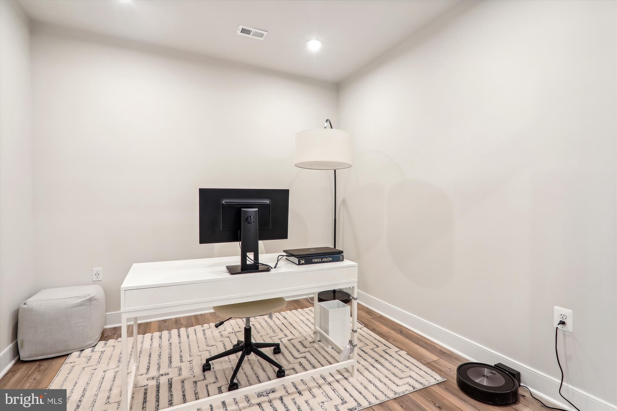 THE FLATS AT NATIONAL HARBOR - Residential Lease