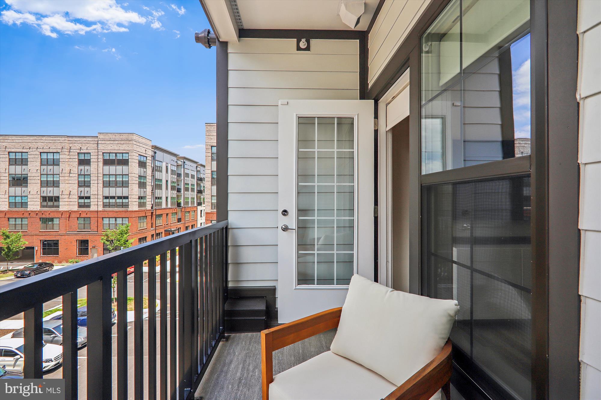 THE FLATS AT NATIONAL HARBOR - Residential Lease