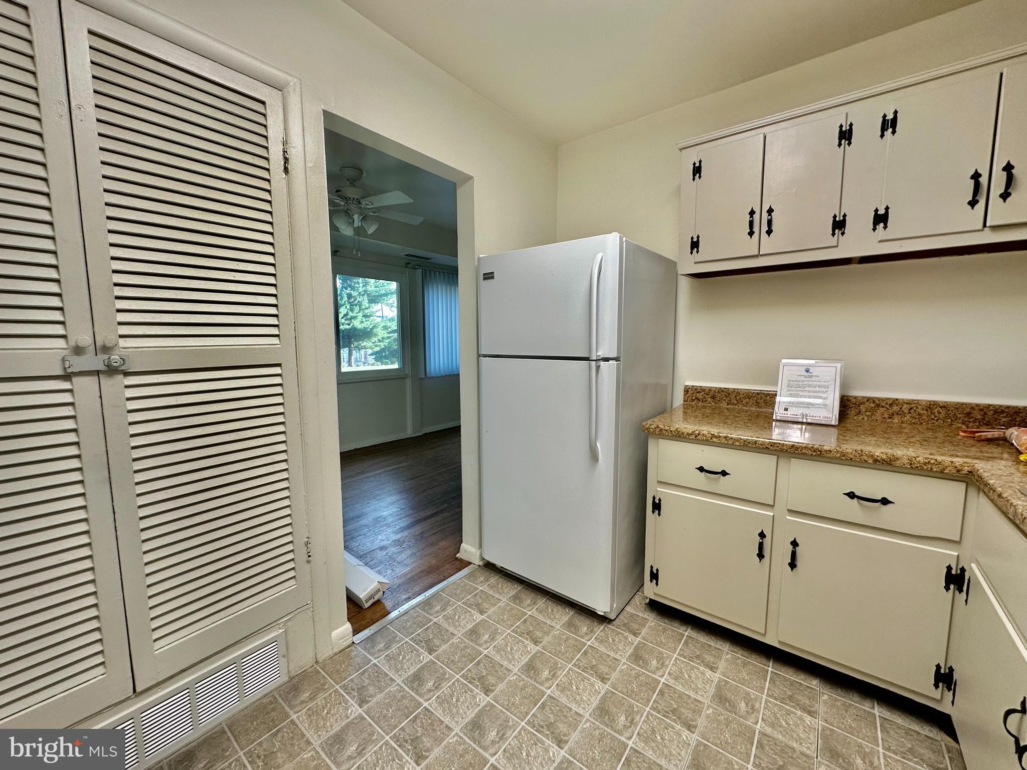 NORTHSIDE TOWNHOUSE APARTMENTS - Residential Lease