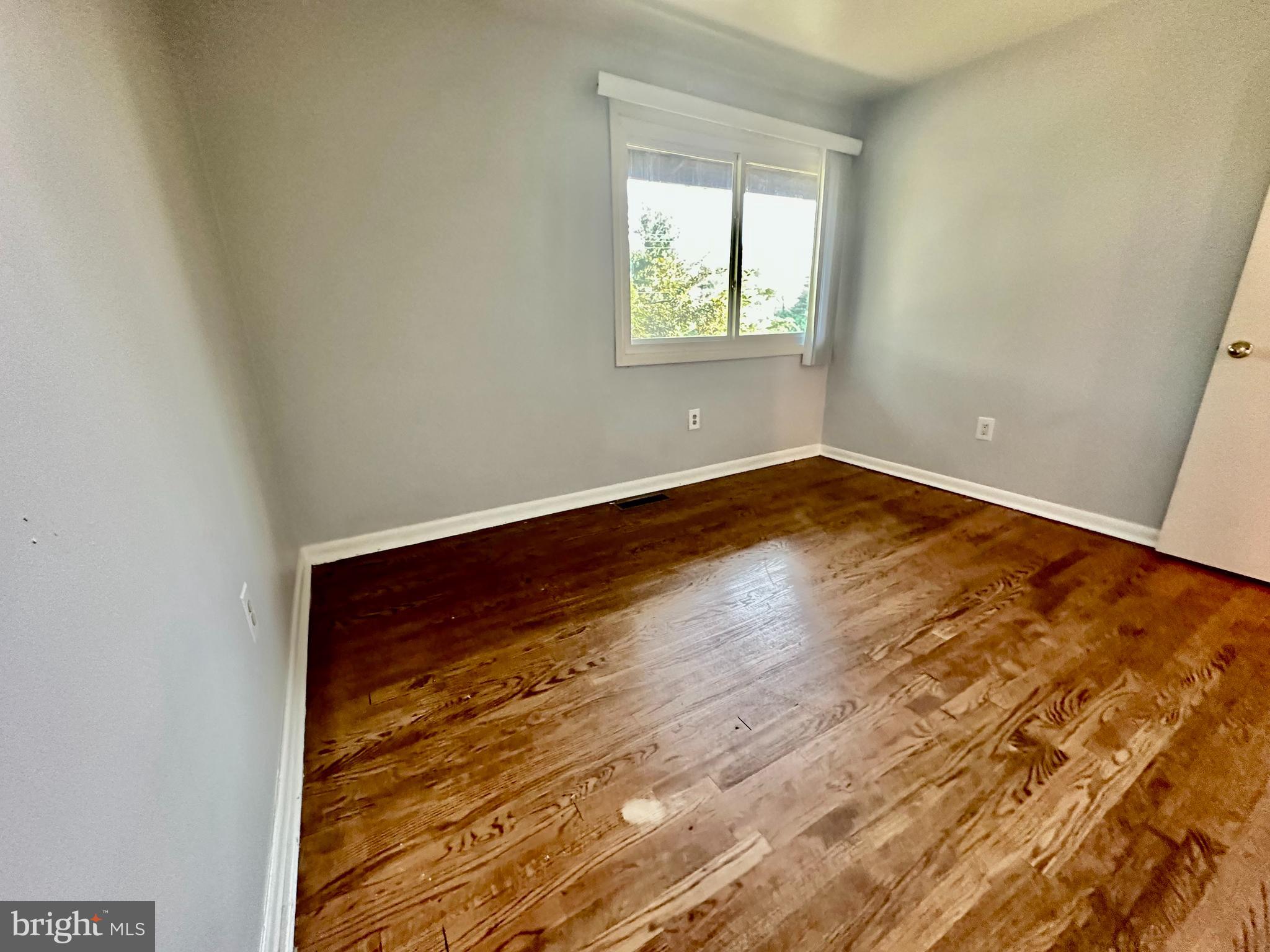 NORTHSIDE TOWNHOUSE APARTMENTS - Residential Lease