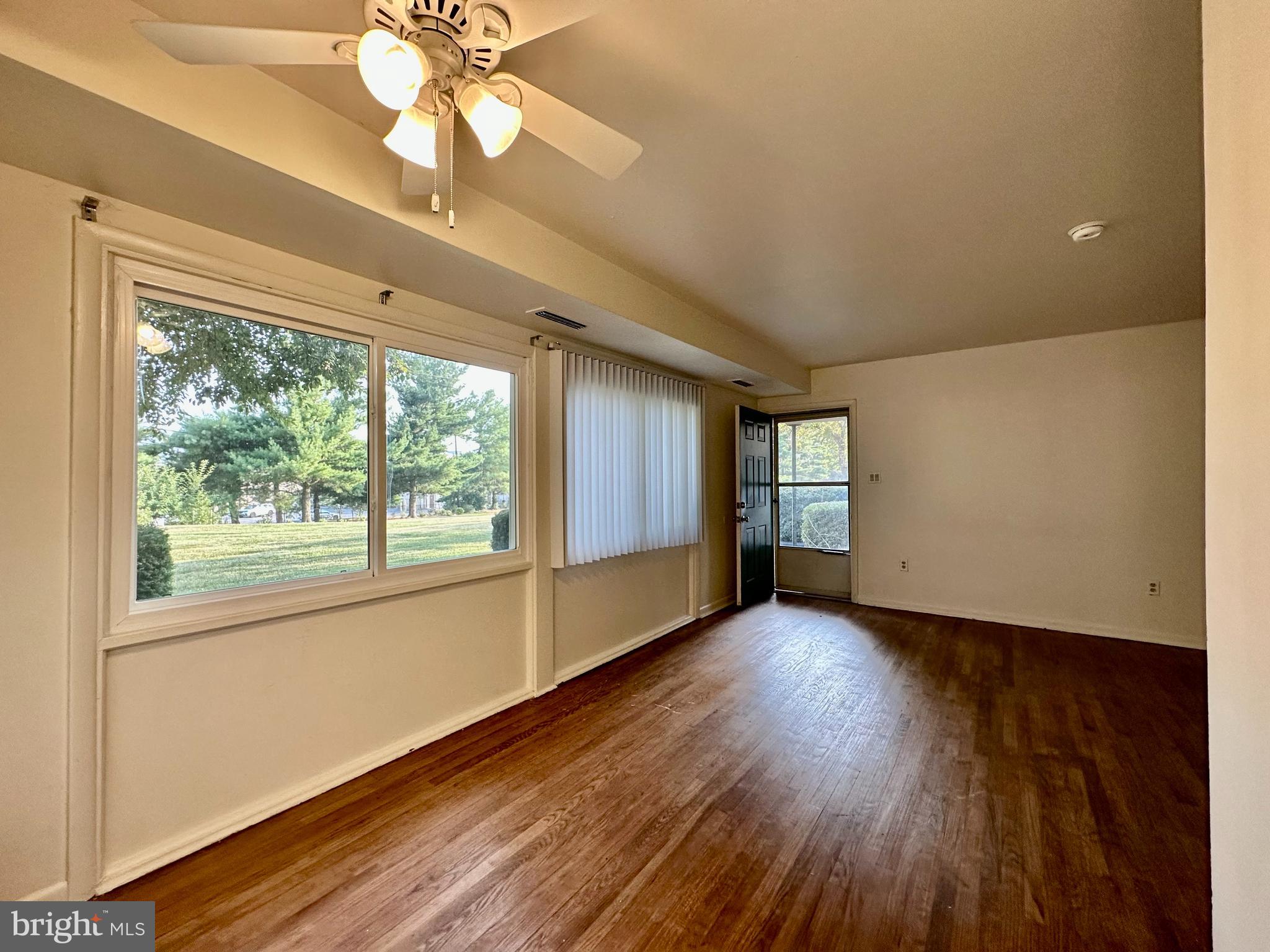 NORTHSIDE TOWNHOUSE APARTMENTS - Residential Lease