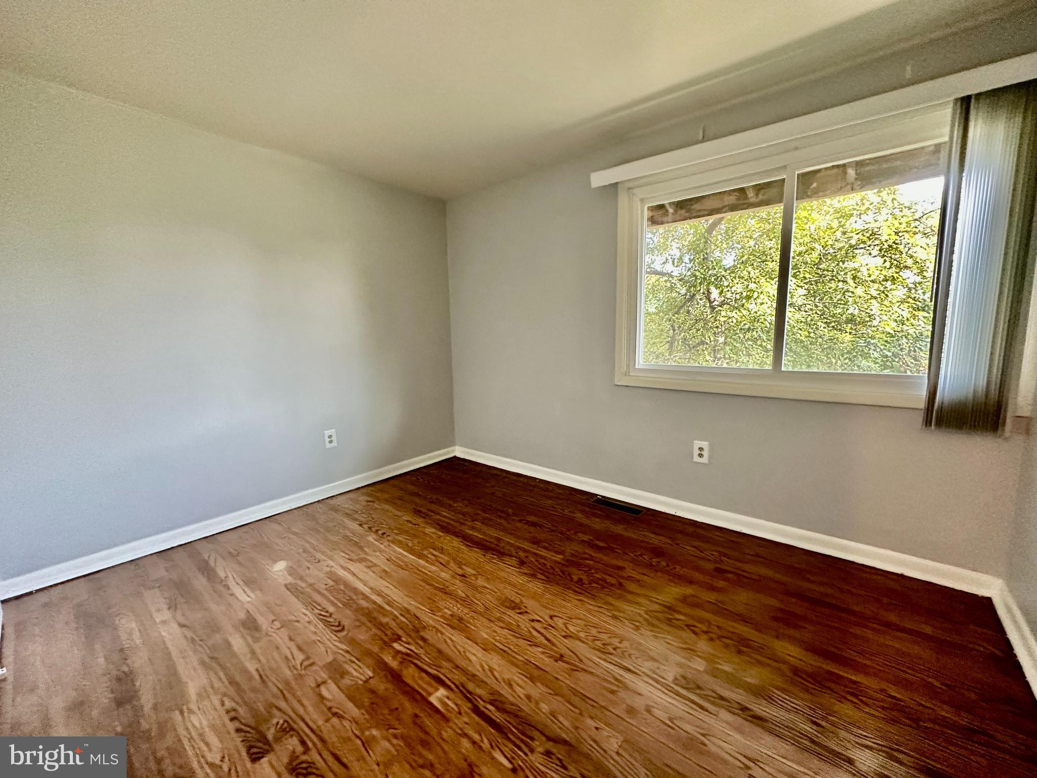 NORTHSIDE TOWNHOUSE APARTMENTS - Residential Lease