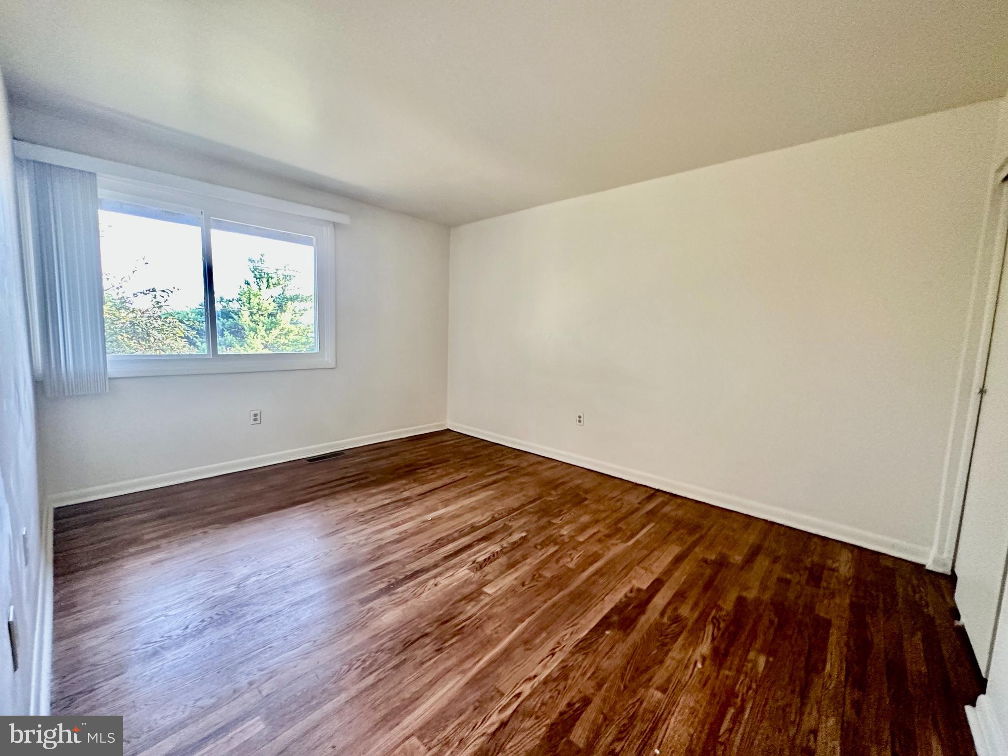 NORTHSIDE TOWNHOUSE APARTMENTS - Residential Lease