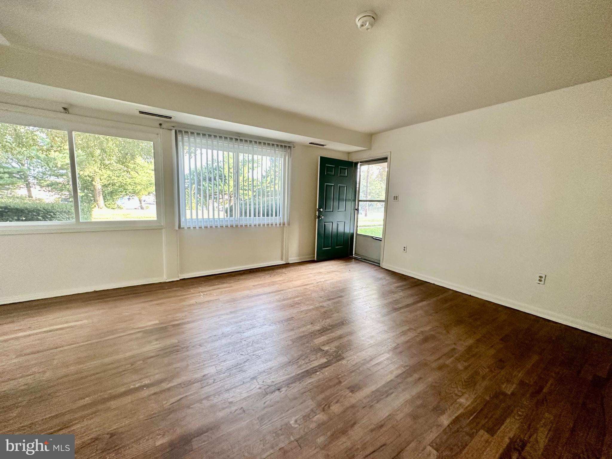 NORTHSIDE TOWNHOUSE APARTMENTS - Residential Lease