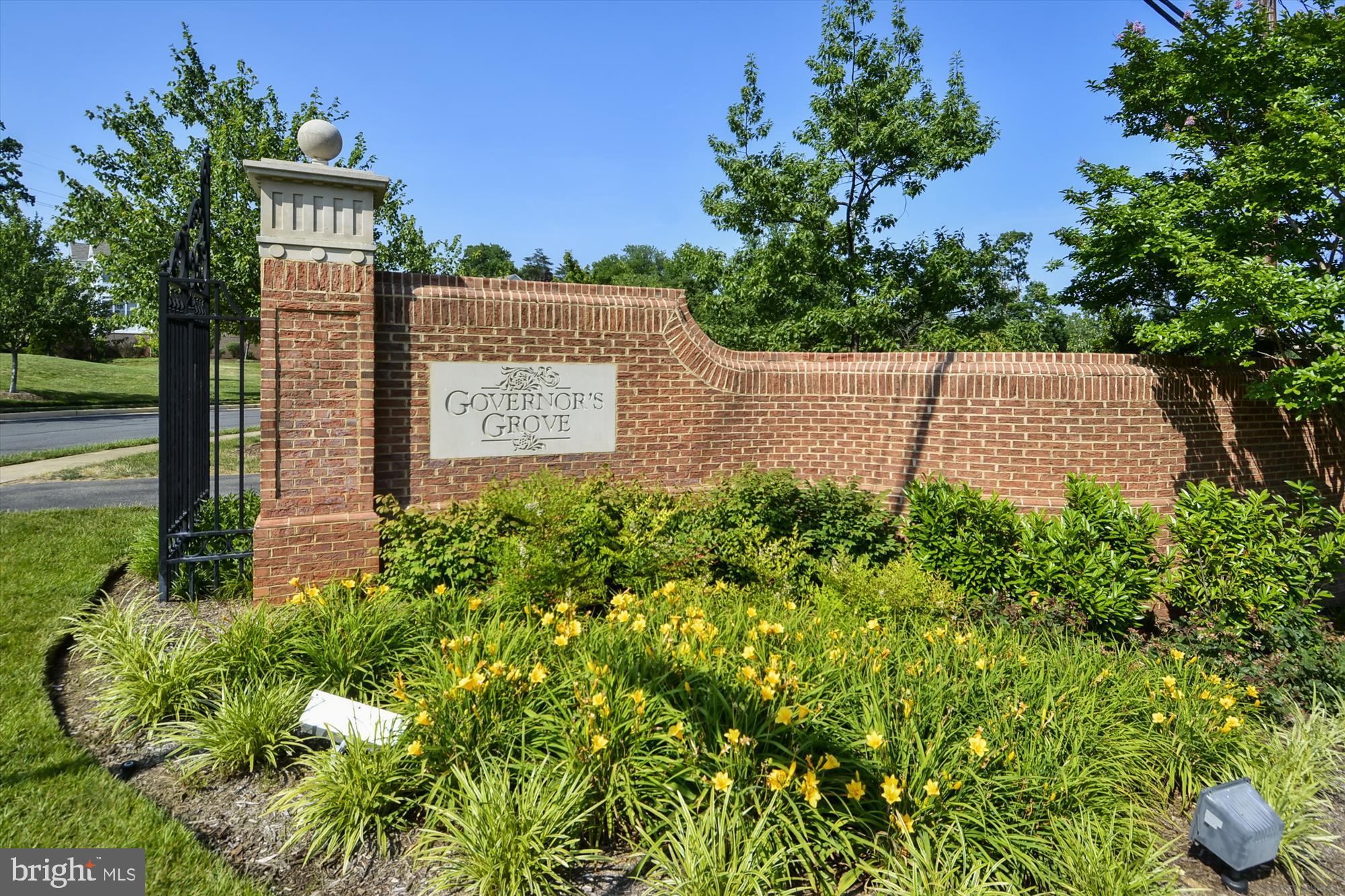 GOVERNORS GROVE - Residential