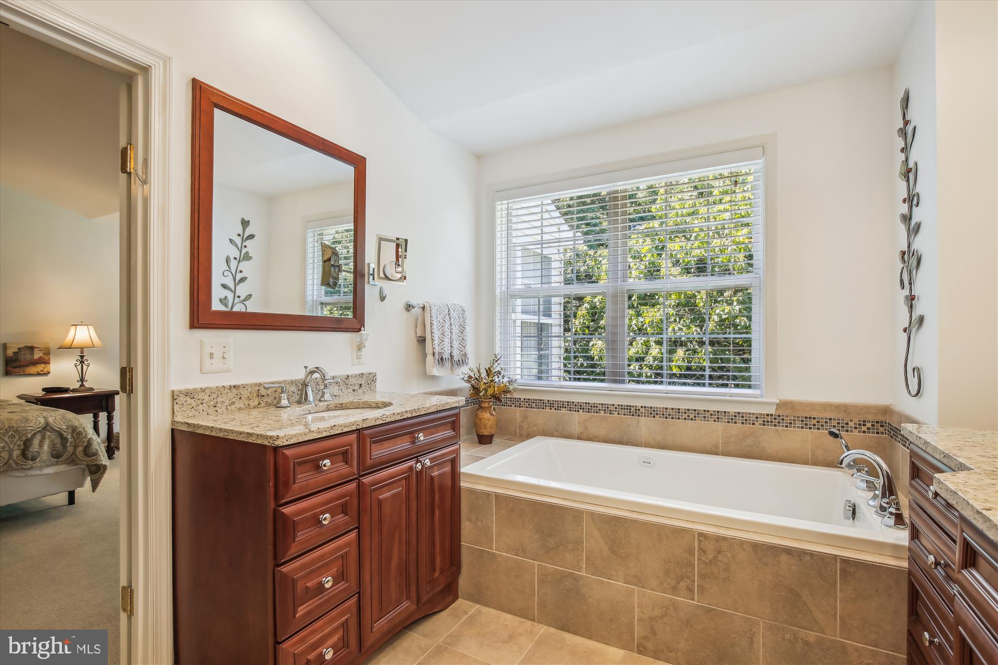 GOVERNORS GROVE - Residential