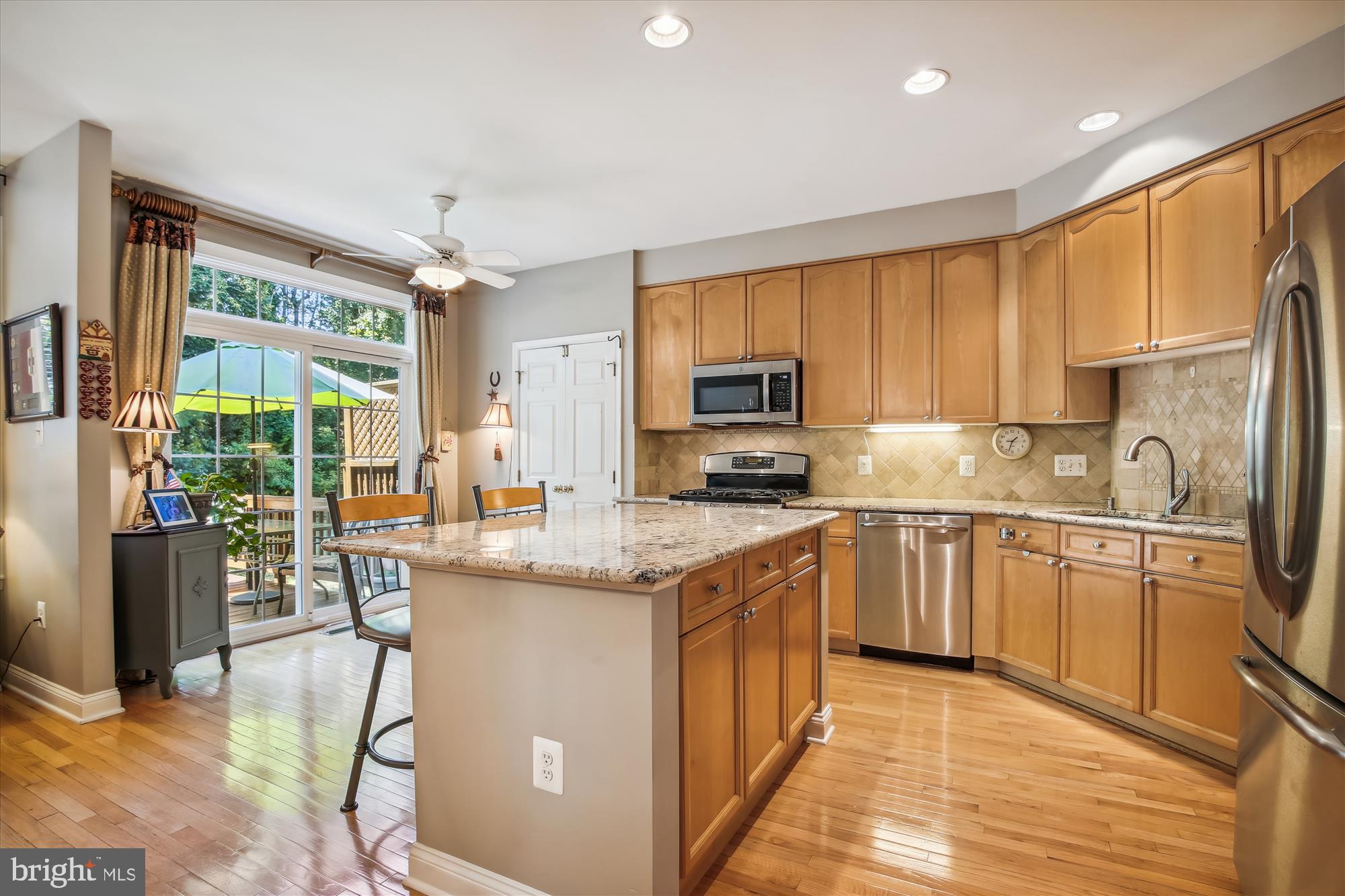 GOVERNORS GROVE - Residential