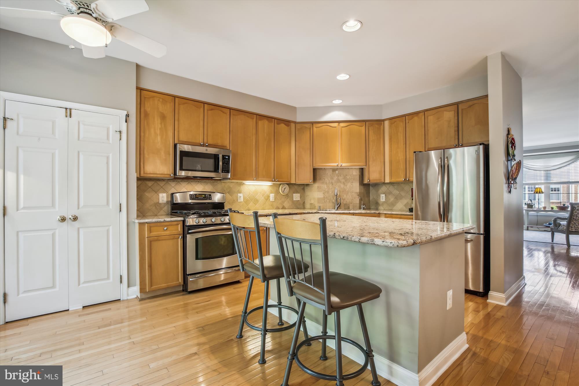 GOVERNORS GROVE - Residential