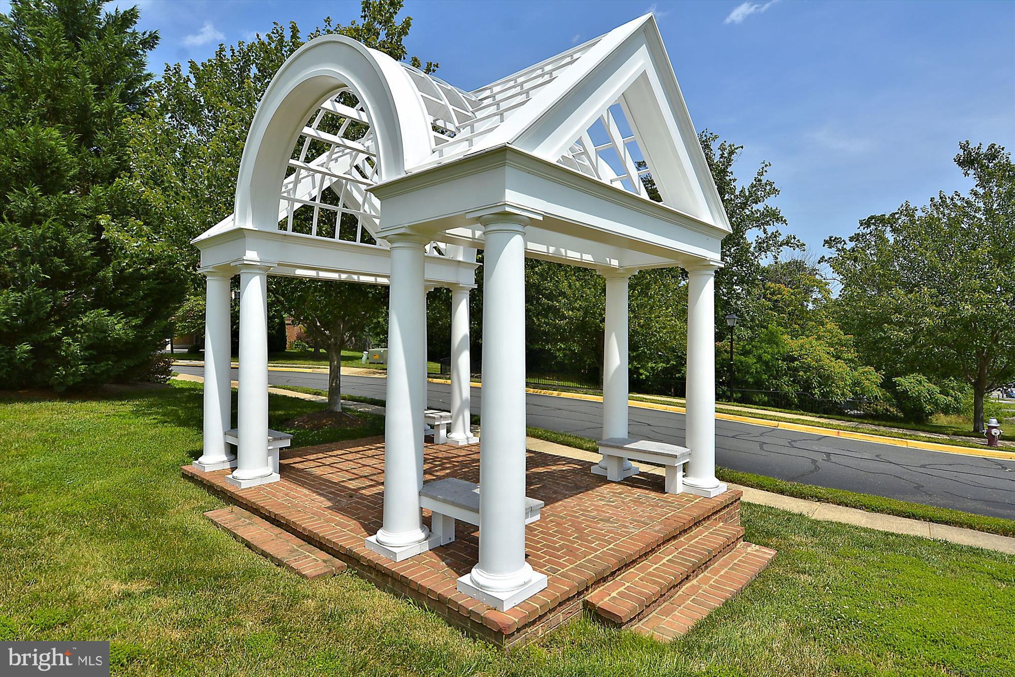 GOVERNORS GROVE - Residential