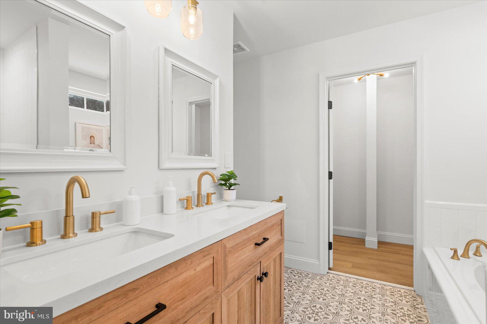 SHERMAN - Residential