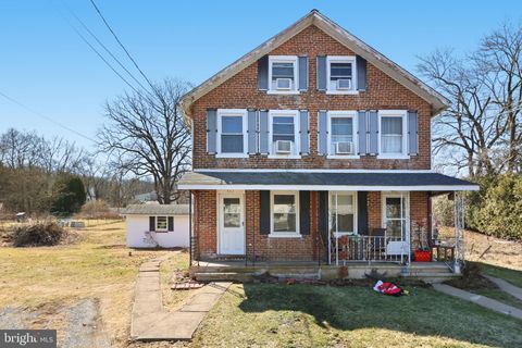 442 FRANKLIN STREET ALBURTIS PA 18011