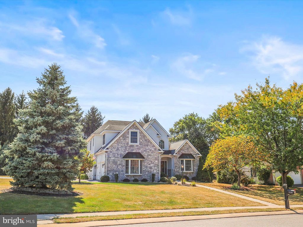 Photo of 2200 Parkton Lane, YORK, PA 17408 (MLS # PAYK2089668)