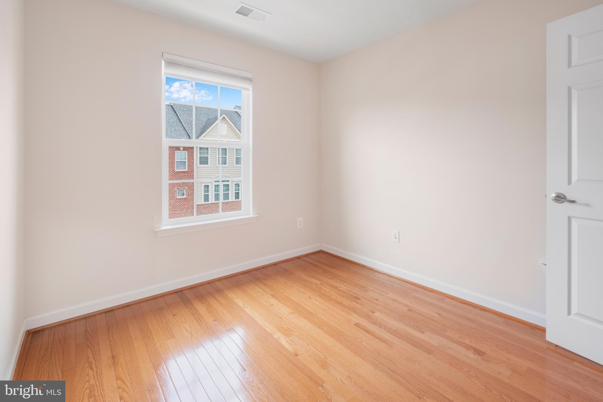 BURTONSVILLE - Residential Lease