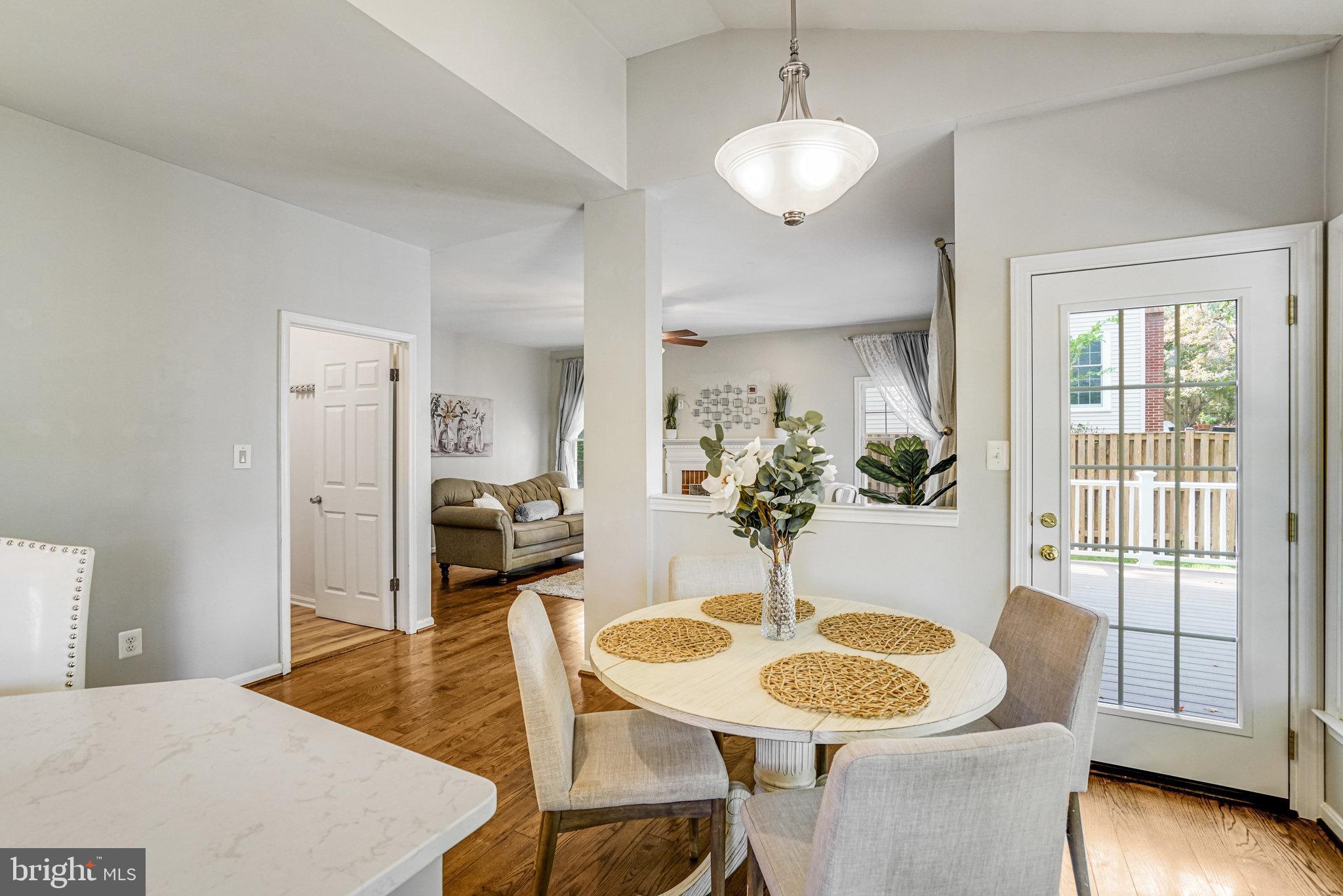 QUAKER HILL - Residential