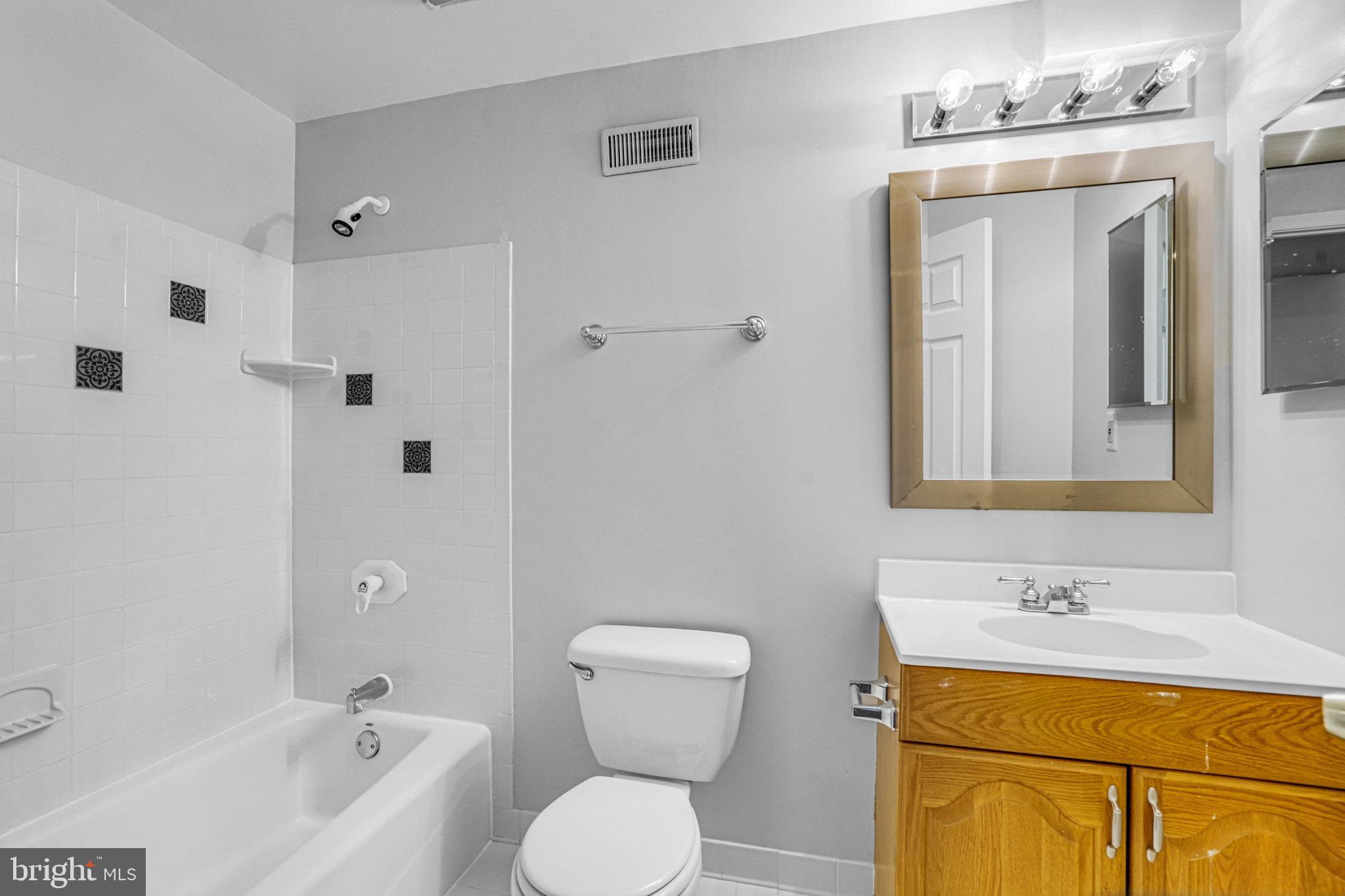 QUAKER HILL - Residential