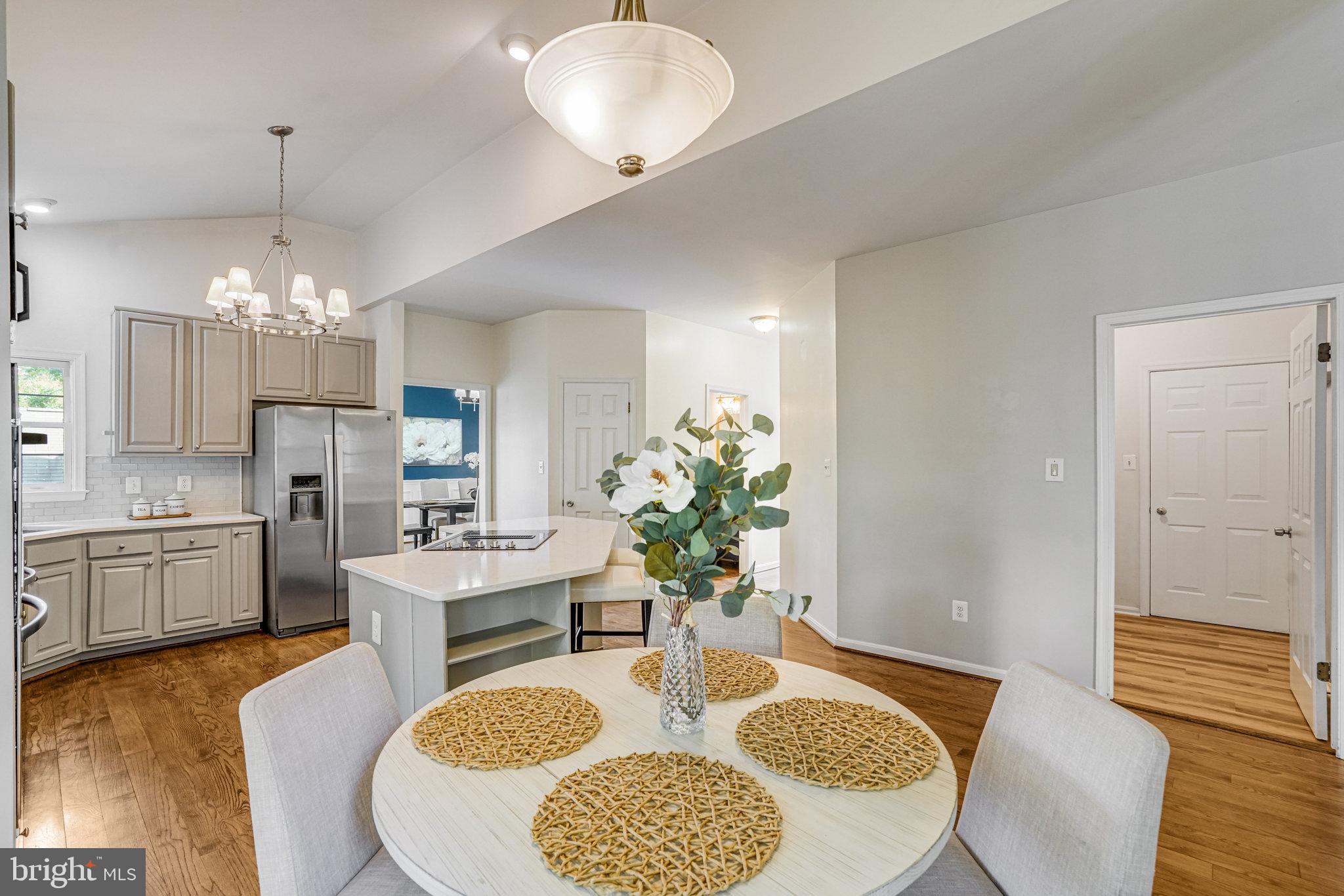 QUAKER HILL - Residential