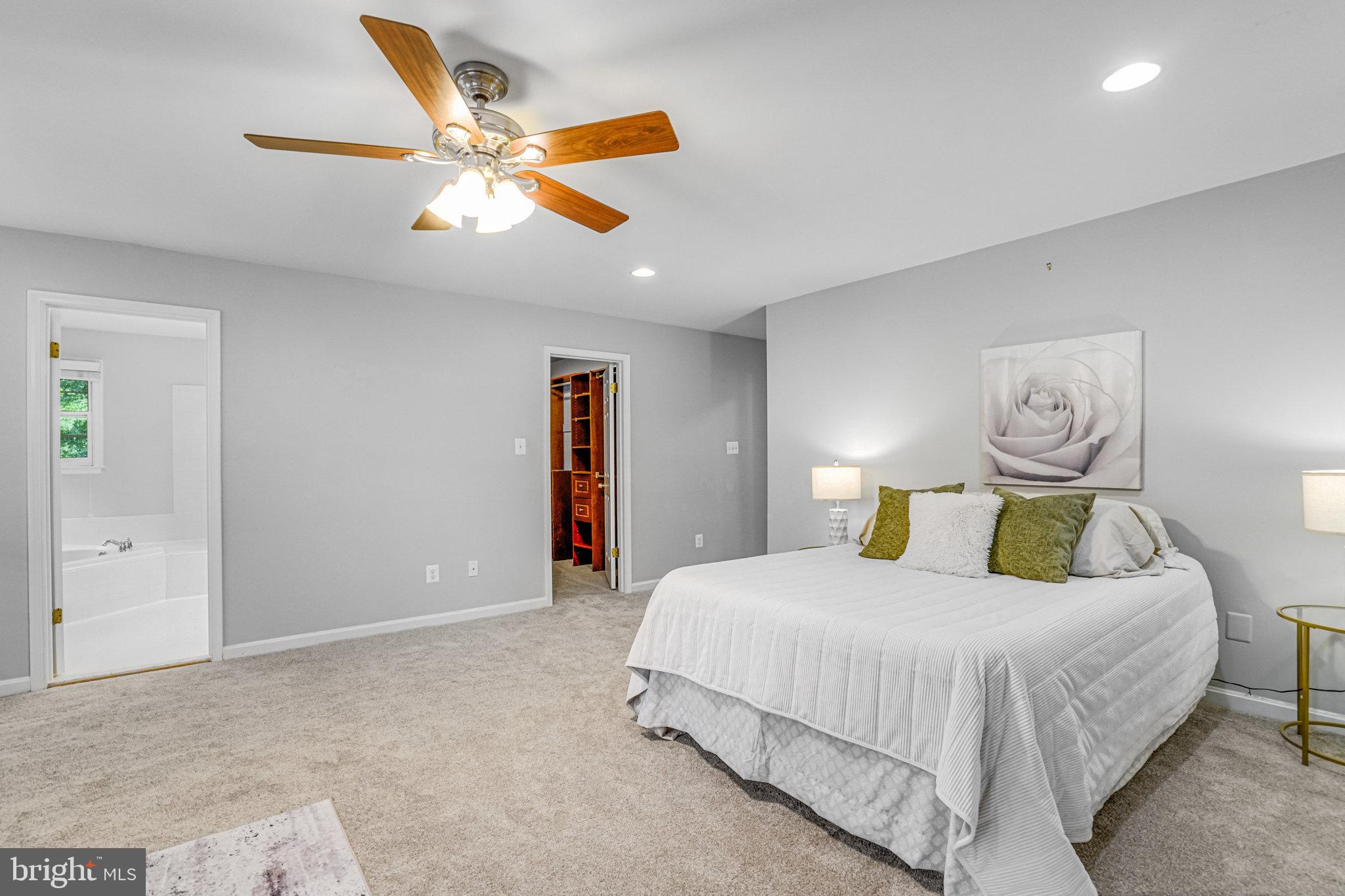 QUAKER HILL - Residential